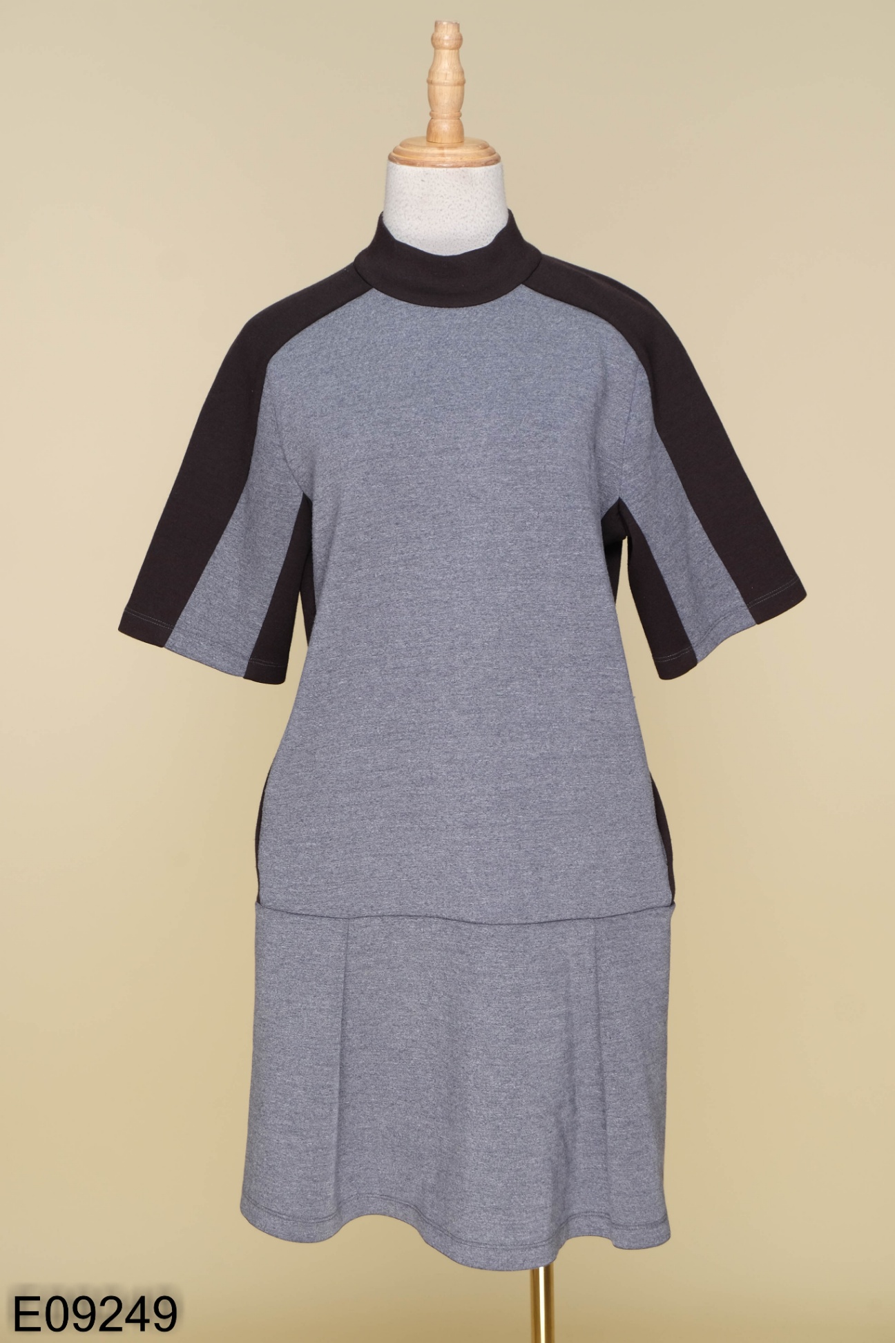 7 cách phối đồ với chân váy đen thanh lịch cho nàng | ACFC Blog: Tin Tức &  Xu Hướng Thời Trang Cao Cấp, Trendy