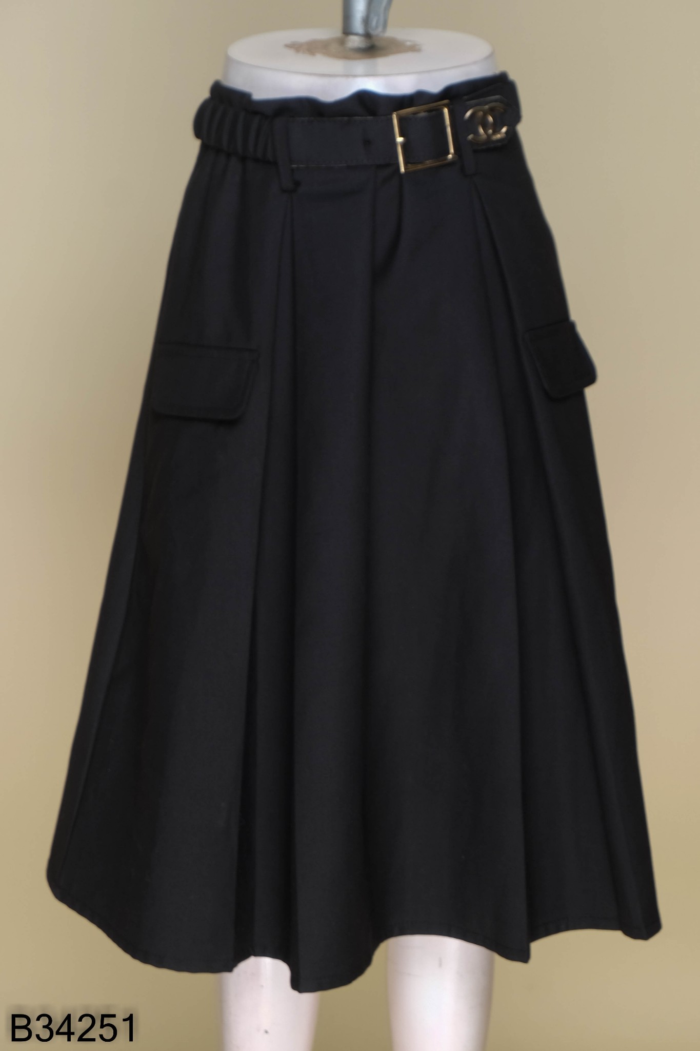 Gợi ý cách mix đồ chân váy đen mặc với áo gì trong mùa Thu – Đông 2020 -  Thời Trang NEVA - Luôn Đón Đầu Xu Hướng
