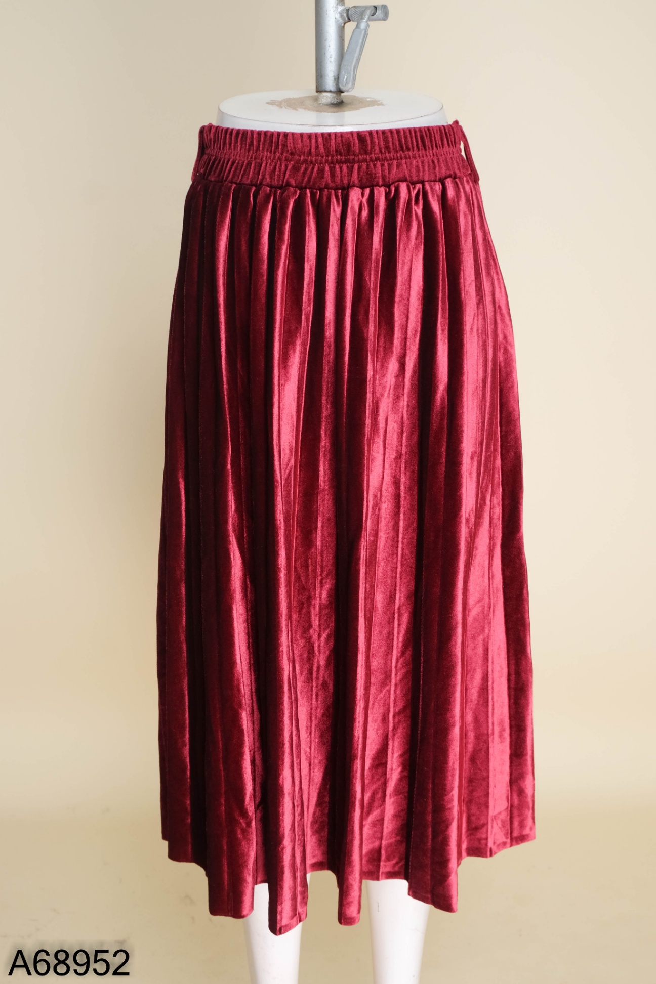 Set áo dài cách tân nhung đỏ kèm chân váy - Nguồn Hàng Sỉ ANN