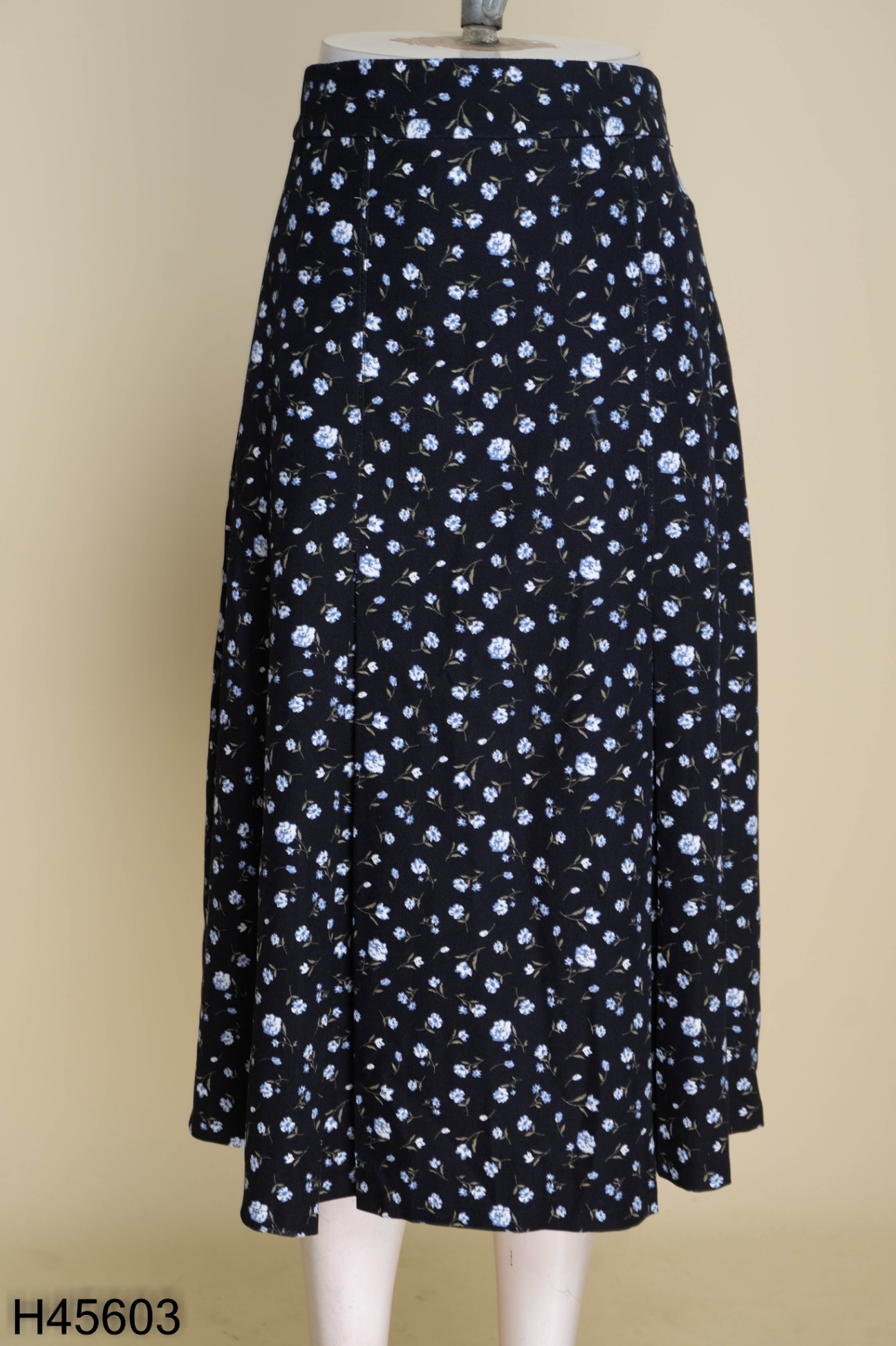 Đầm xòe phối áo voan tơ nhũ hoa nhí chân váy đen - D401