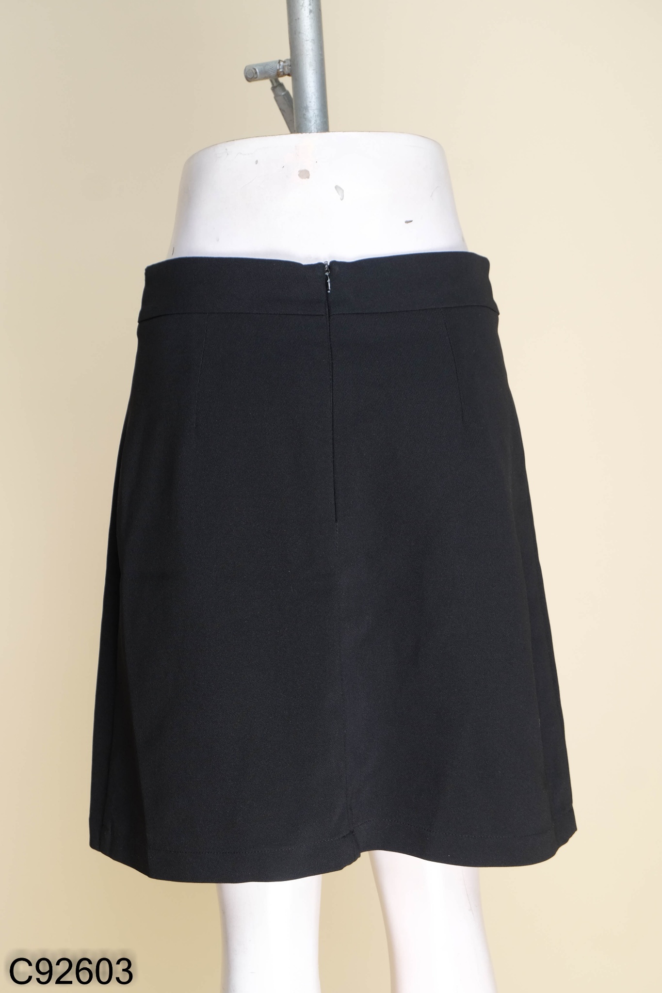 Chân váy tennis ngắn chữ a xếp ly dáng xòe vải mềm màu nâu đen - Chân váy  chữ a lưng cao công sở mặc đi làm với áo sơ mi |