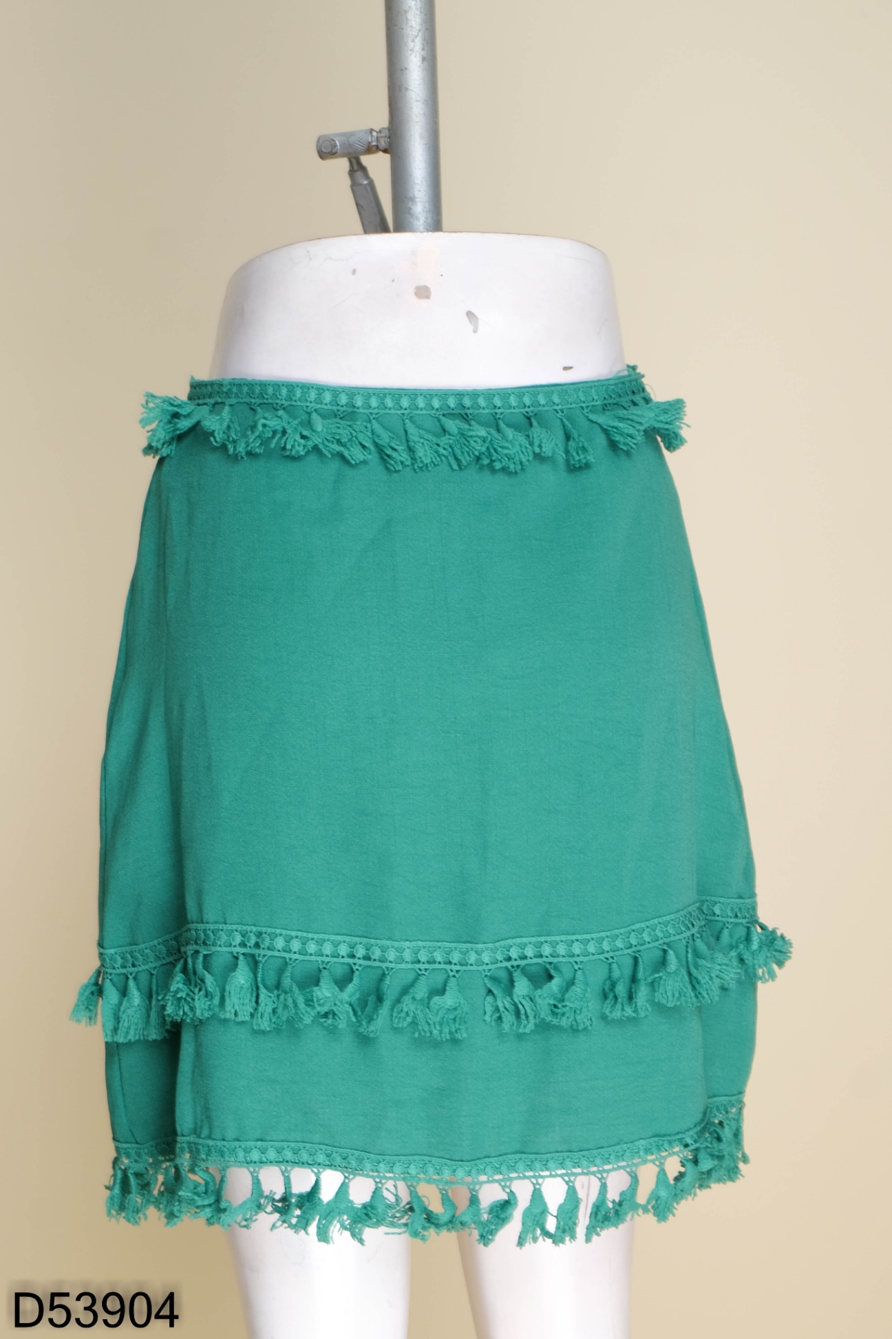 Bộ áo croptop phối chân váy xanh lá mạ – R348 – Lara Shop