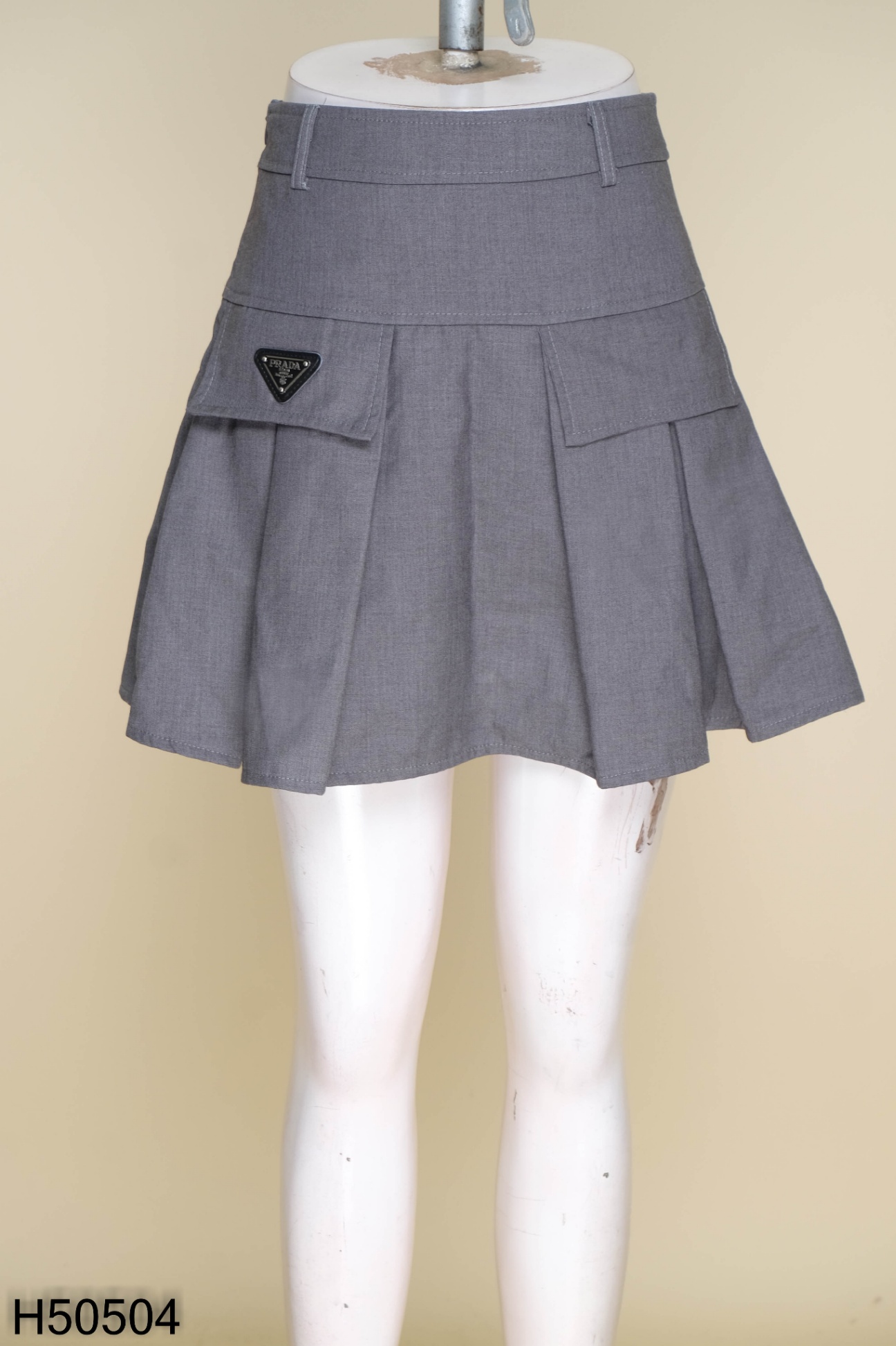 Chân váy tennis xếp ly ngắn xòe bản to có quần trong cạp lưng cao khóa sườn  màu đen vải Vitex dày mềm đi biển công sở - Chân váy | ThờiTrangNữ.vn