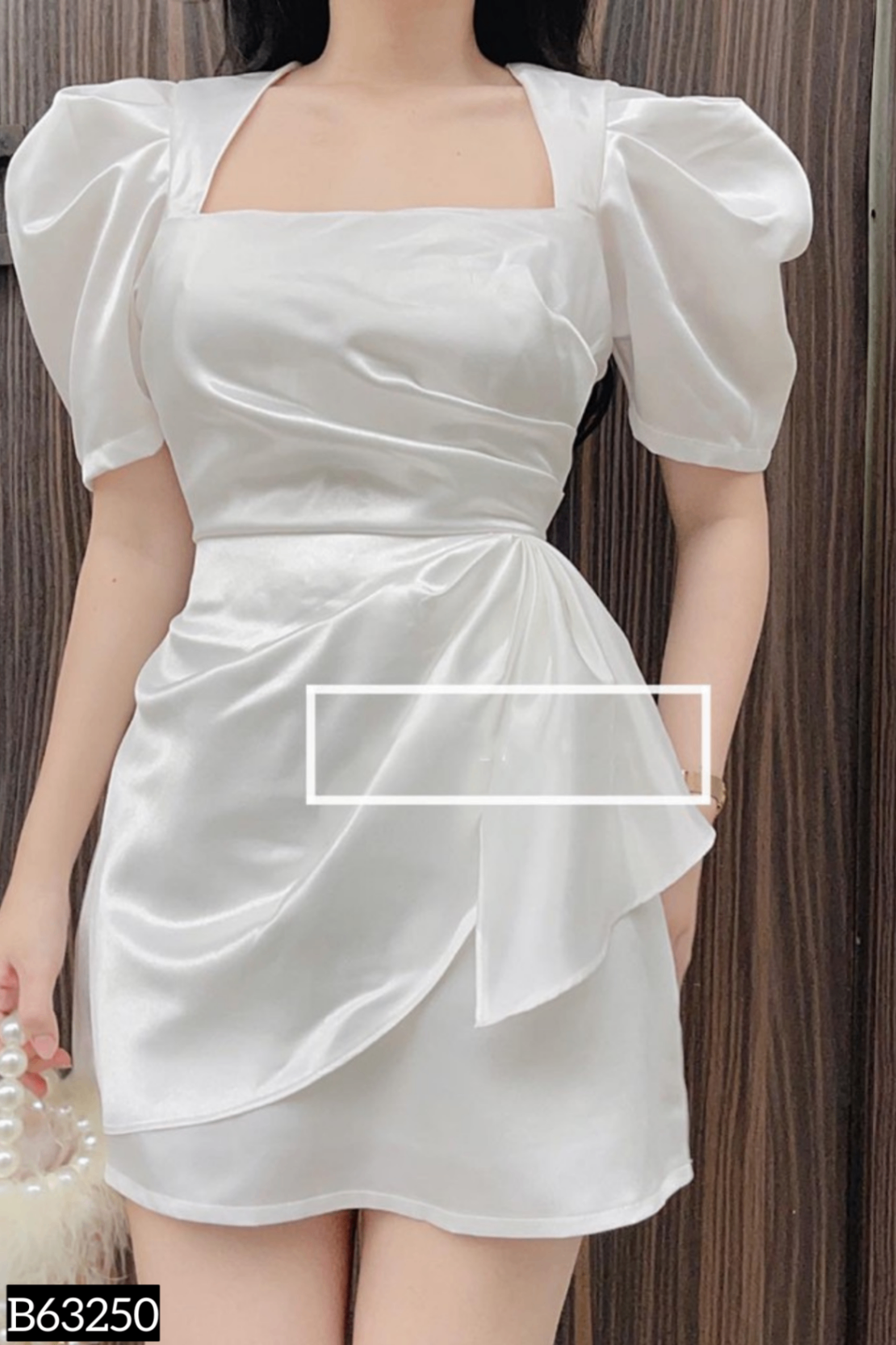 Cho thuê váy trắng lụa ngắn cổ yếm MAEL FEMME – Hizu Dress Up