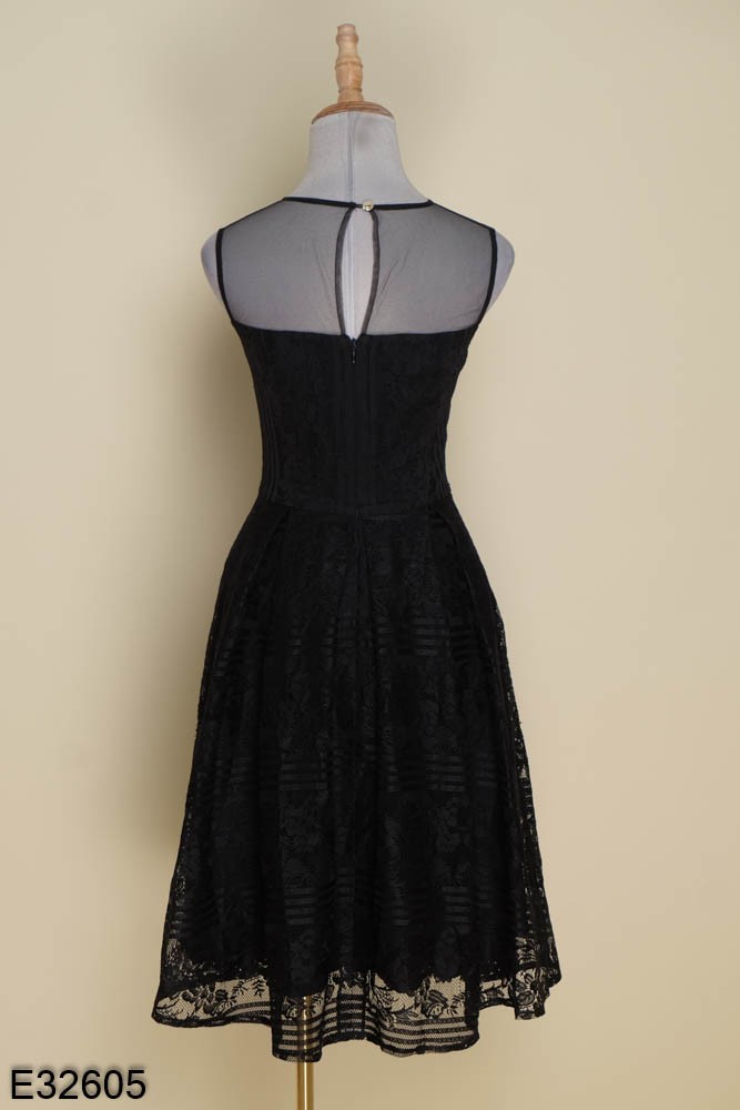 Đầm đen xòe tay dài phối ren - Bán sỉ thời trang mỹ phẩm