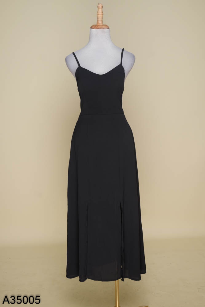 ĐẦM 2 DÂY 6 MẢNH ĐEN TÔN DÁNG HAI DÂY BASIC XOÈ Váy 2 dây đen cổ vuông dáng  xòe nhẹ basic mà siêu siêu xinh xỉuON - Đầm, váy nữ | ThờiTrangNữ.vn