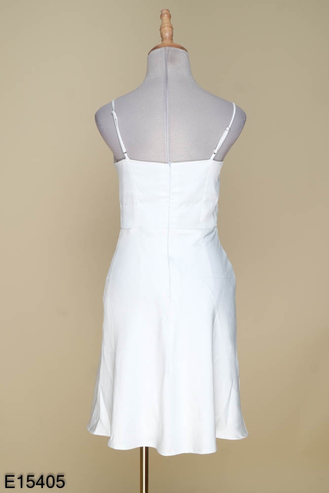 Cho thuê váy trắng cúp ngực lụa ôm dài BYDI – Hizu Dress Up
