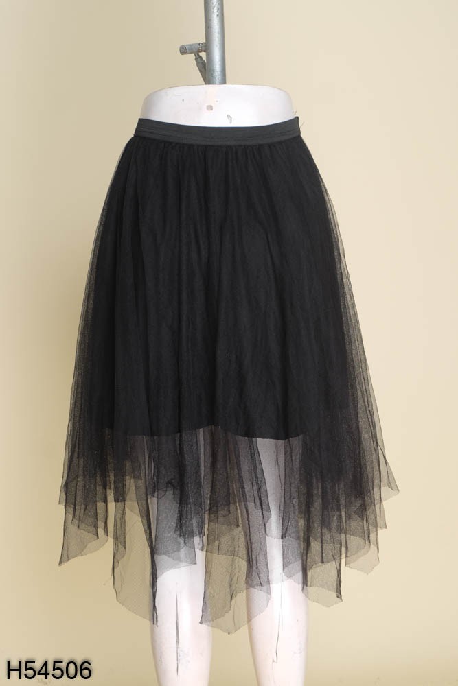 Chân váy nhũ bạc phối lưới đen