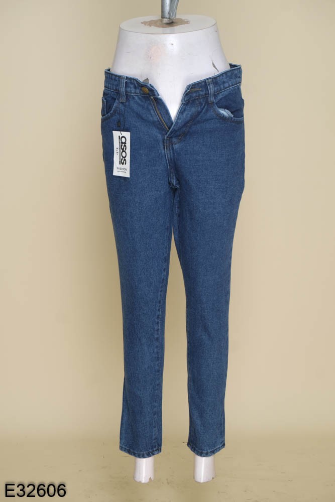 Quần jeans xanh trơn