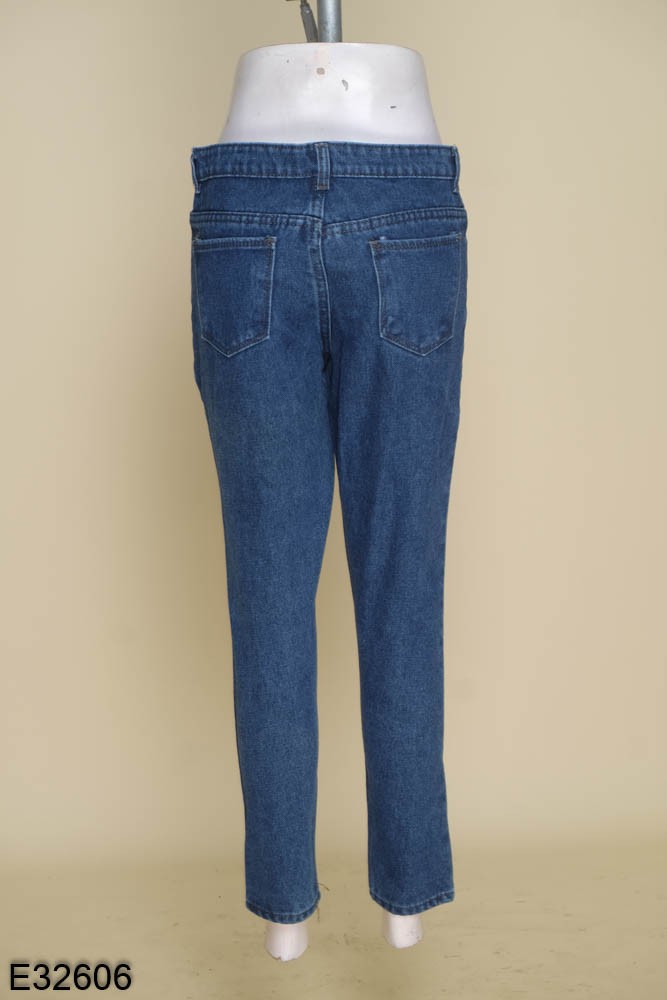 Quần jeans xanh trơn