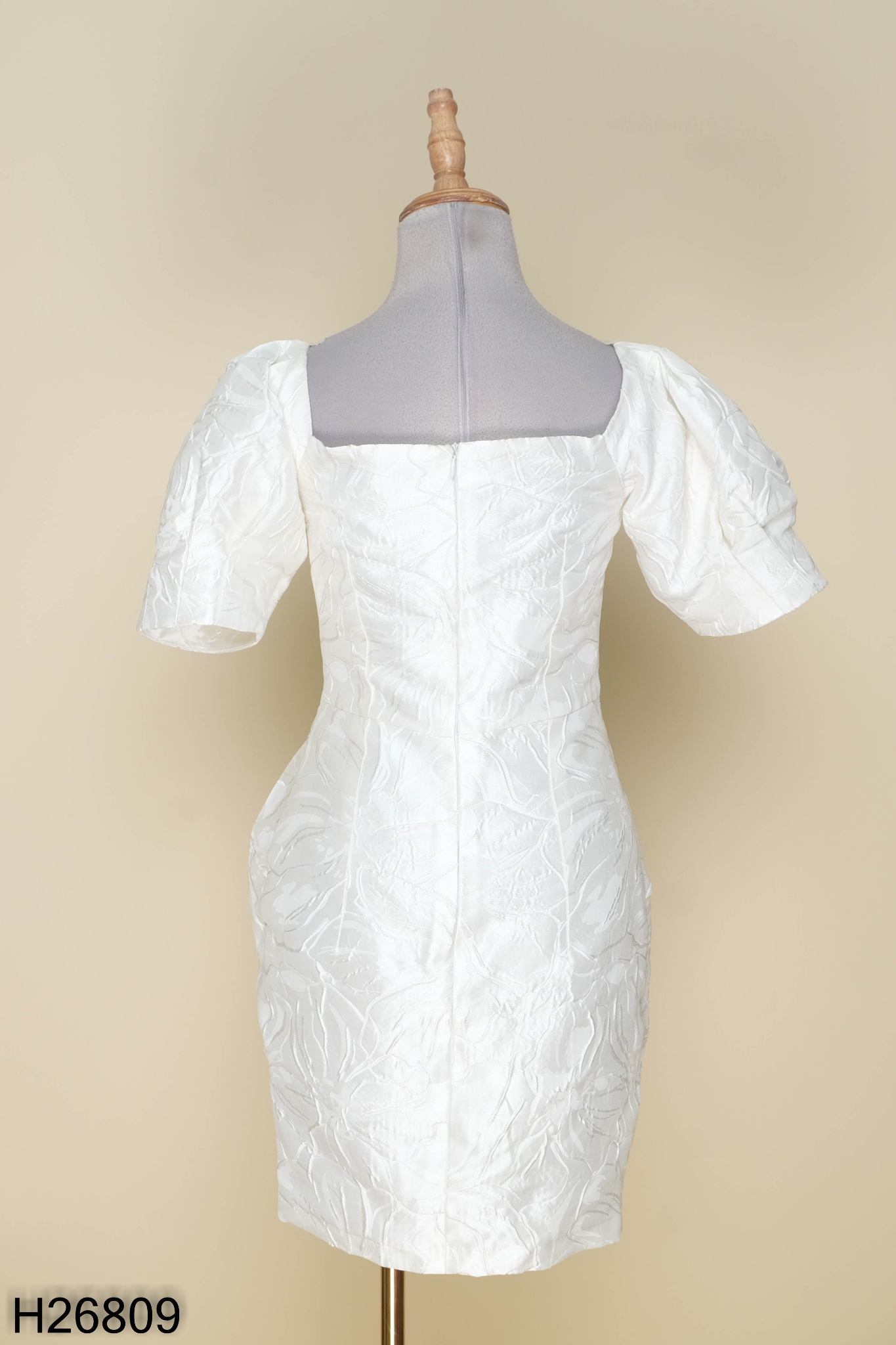 Đầm trắng cổ vuông họa tiết hoa tay phồng thắt nơ hở lưng quyến rũ siêu cổ  tích nhẹ nhàng ngọt | Shopee Việt Nam