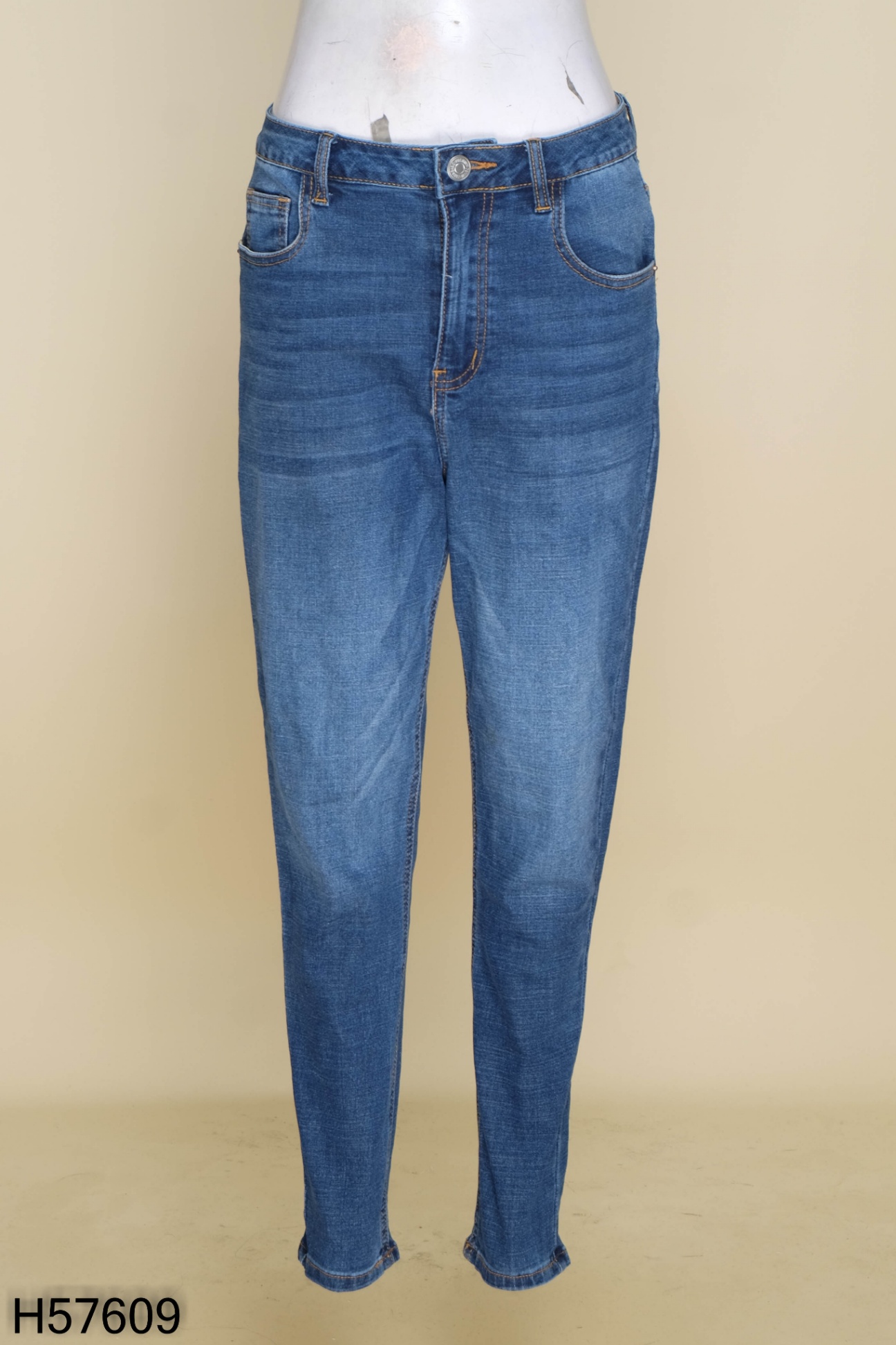 Quần jeans xanh trơn