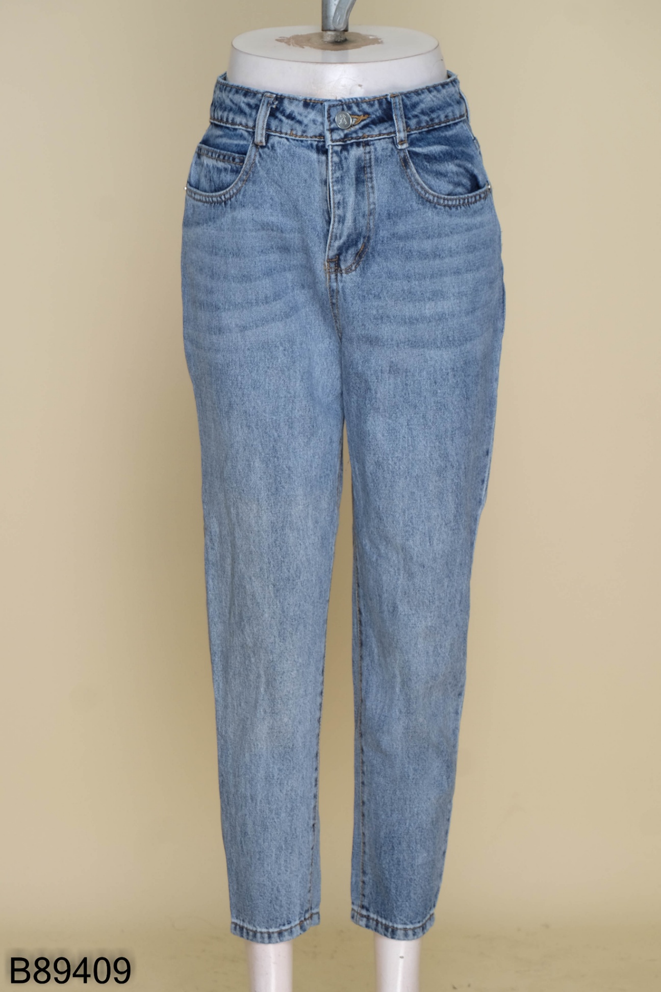 Quần jeans xanh dáng baggy