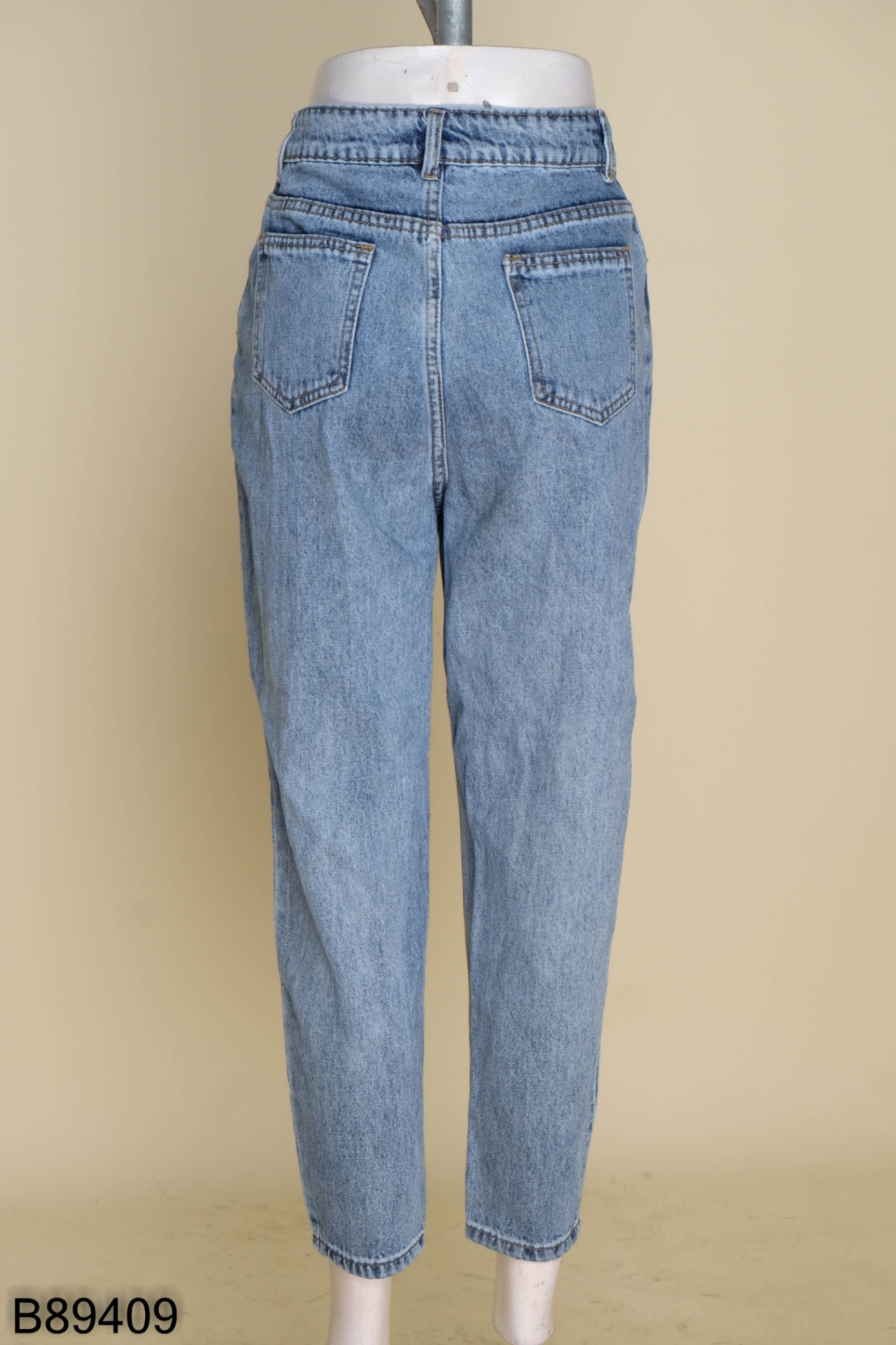 Quần jeans xanh dáng baggy