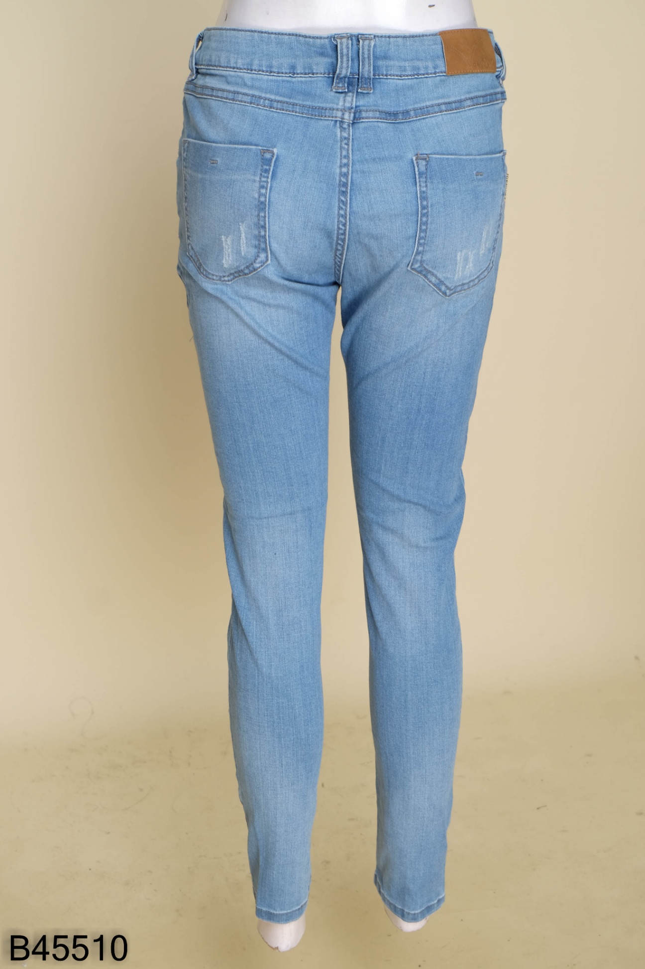 Quần jeans xanh xước ống