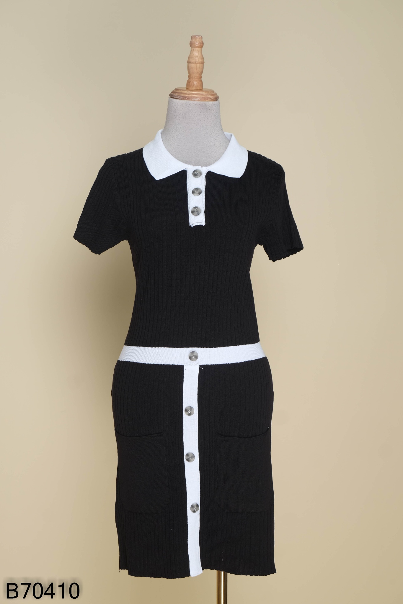 Chân váy 🦋 ngắn màu trắng và đen xòe bồng có lót trong mix kèm 2 dây áo  thun hay áo kiểu xinh tiểu thư cá tính - Chân váy | ThờiTrangNữ.vn