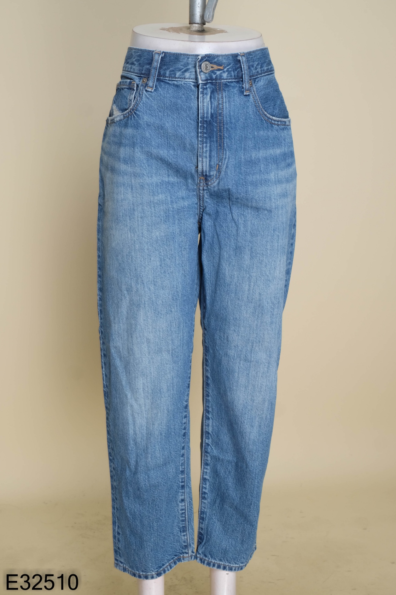 Quần jeans xanh UNIQLO trơn
