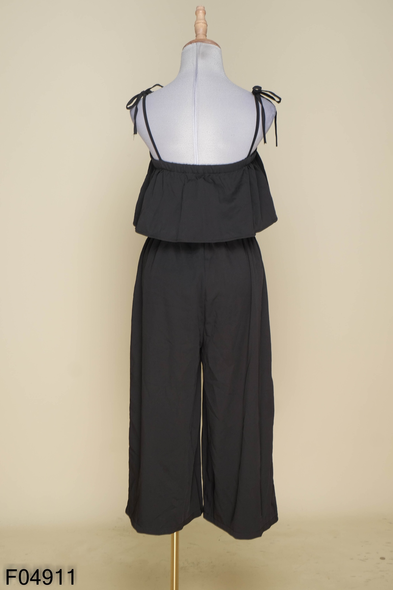 Jumpsuit 2 dây đen chiết eo