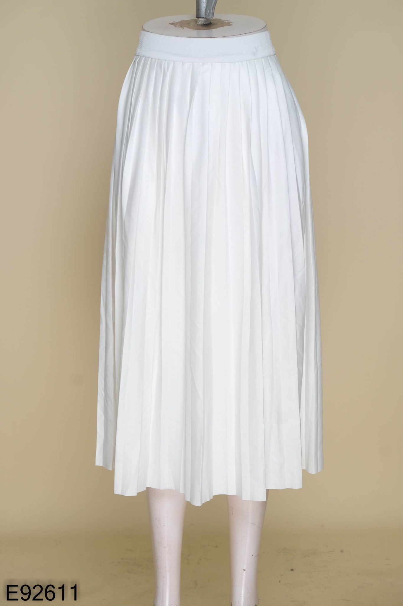 TE-07] Chân váy trắng xếp ly