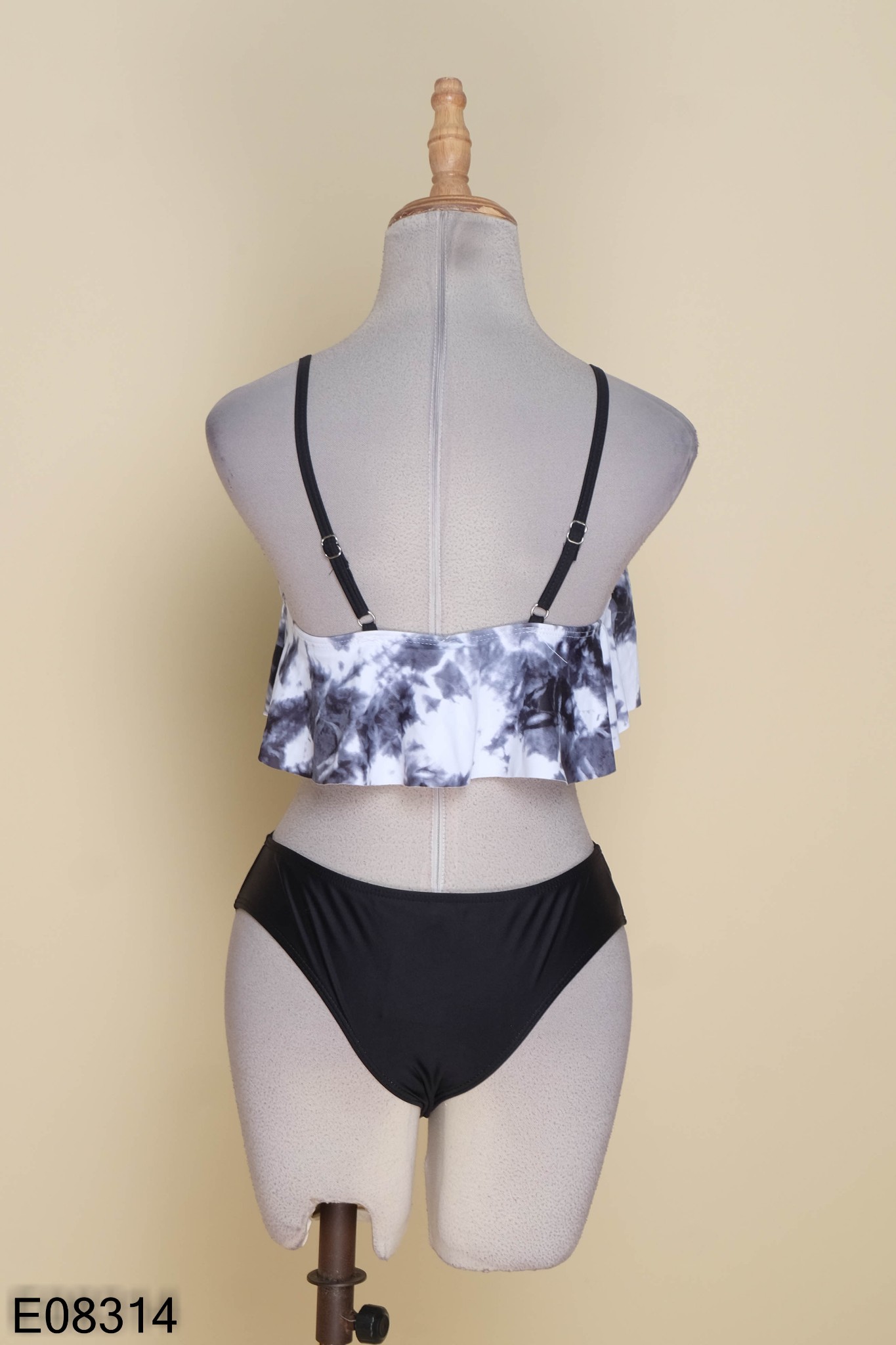 Set Bikini SHEIN Áo loang + quần đen