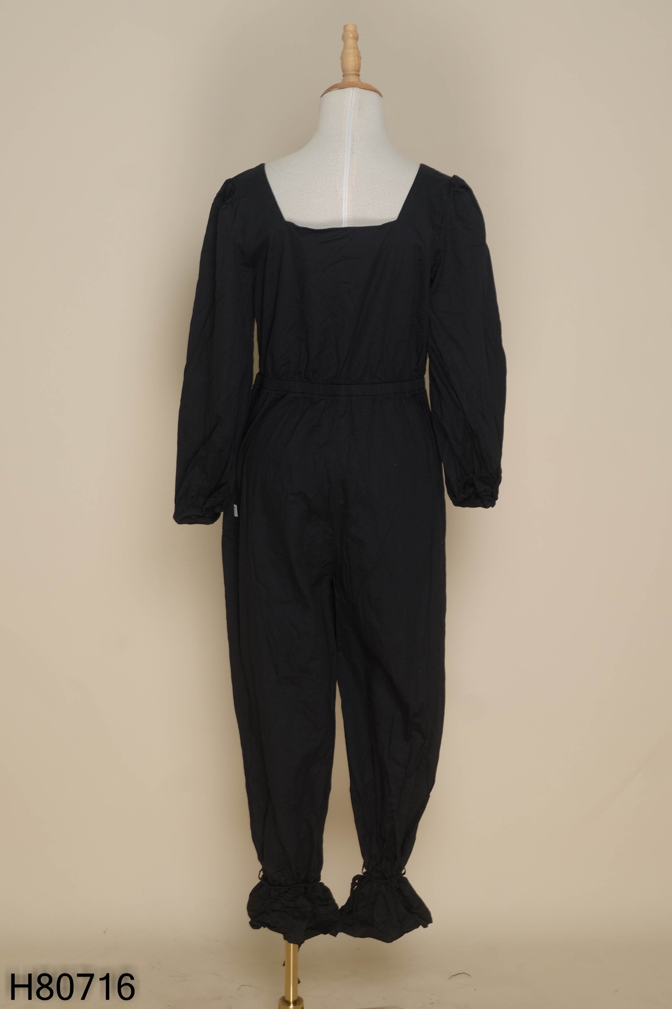 Jumpsuits đen CCHAT phối cúc