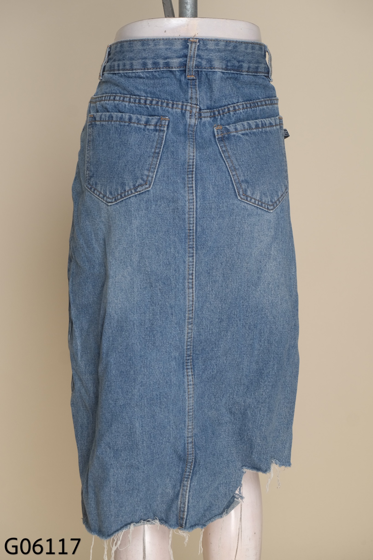 Chân váy jeans xanh rách