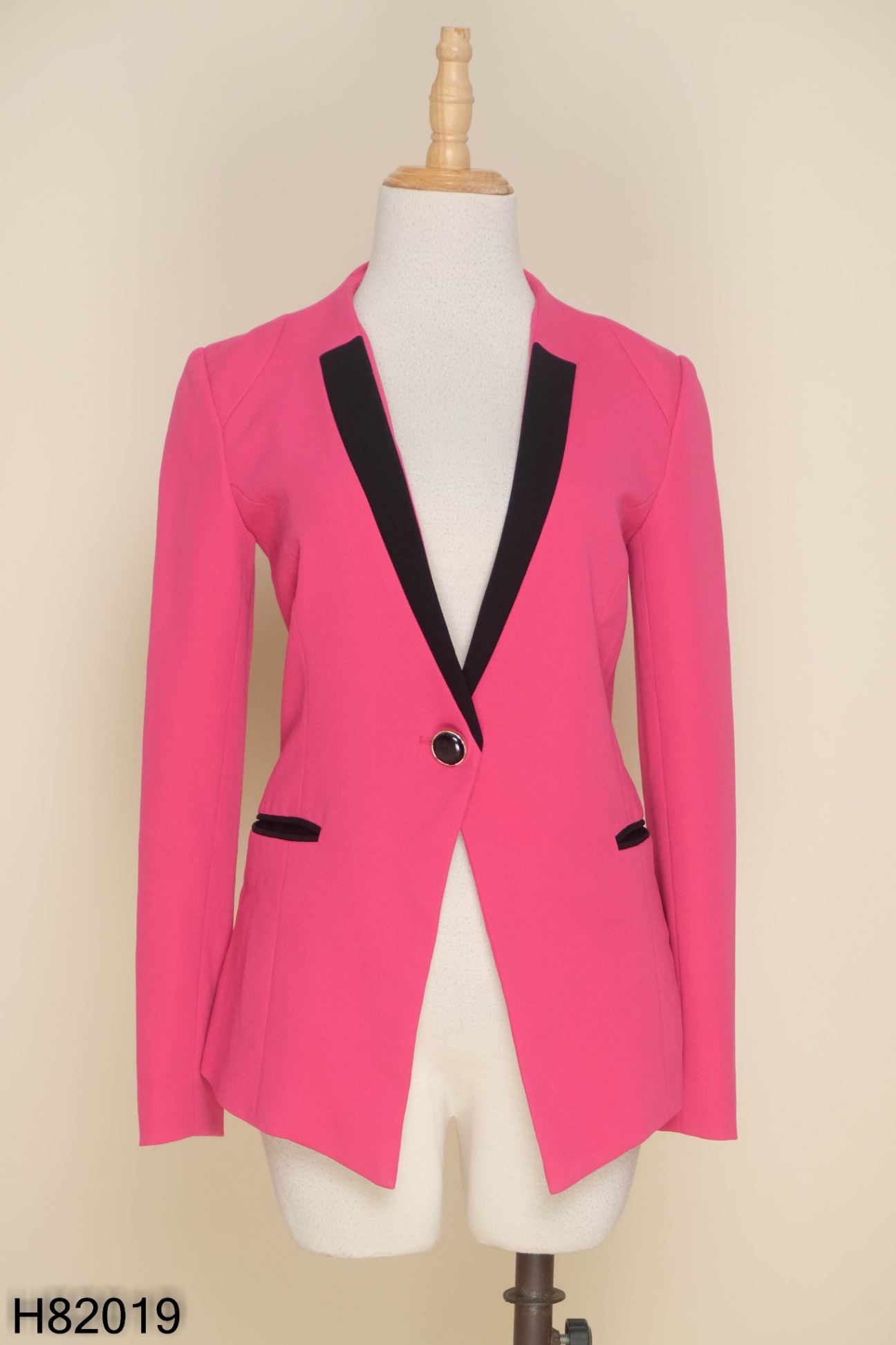 Áo blazer hồng TOPSHOP viền đen