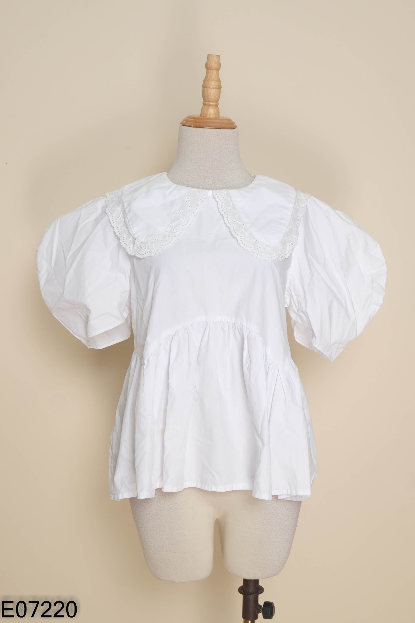 Áo babydoll trắng phối cổ bèo