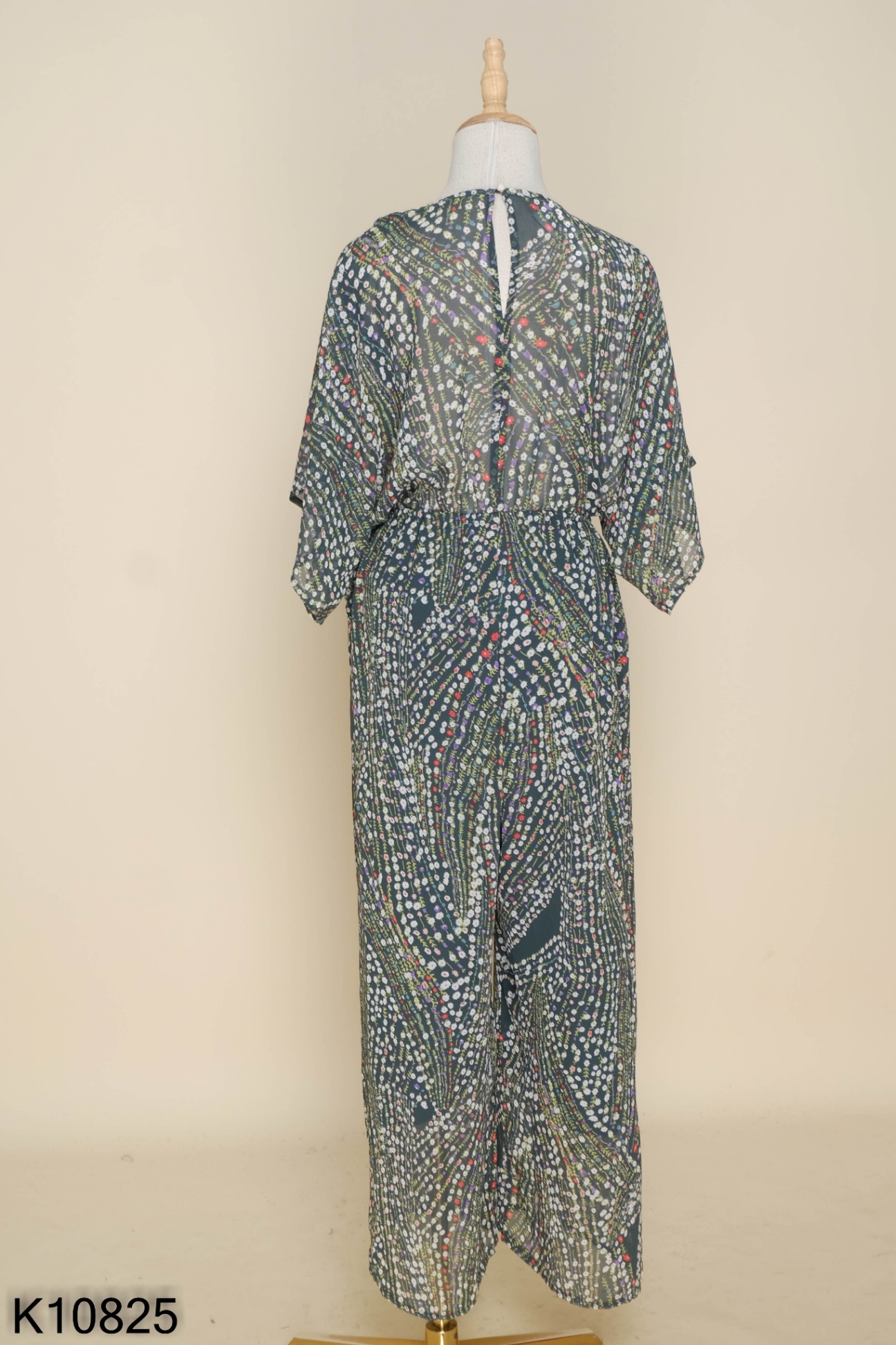 Jumpsuits xanh hoa cổ V