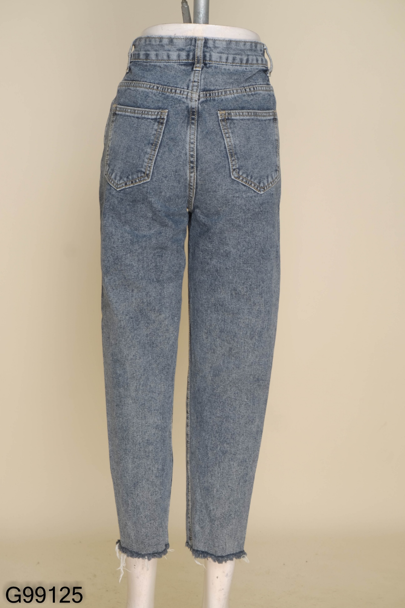 Quần jeans xám đen nhạt