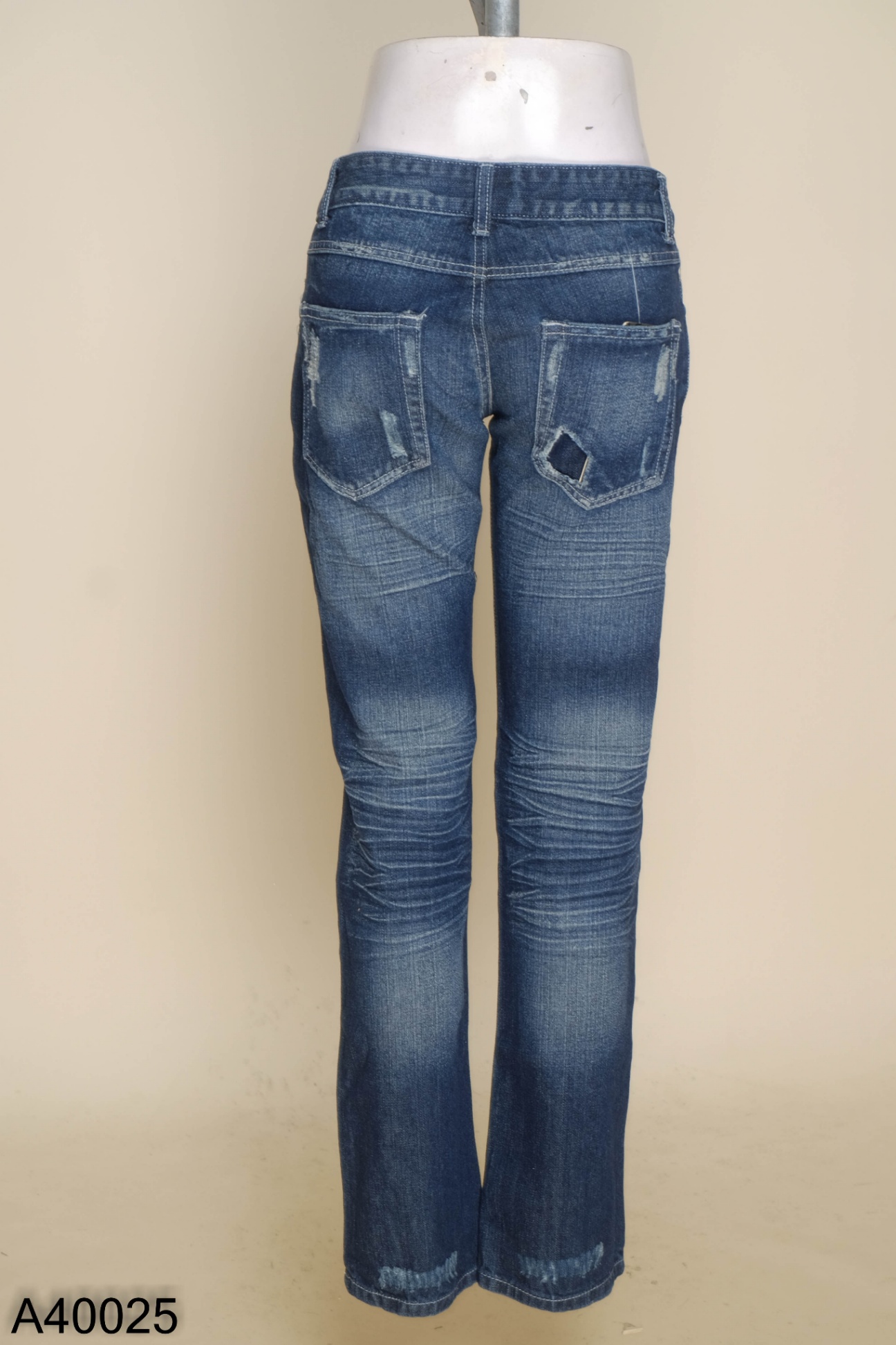 NEWTAG Quần jeans xanh thẫm xước rách