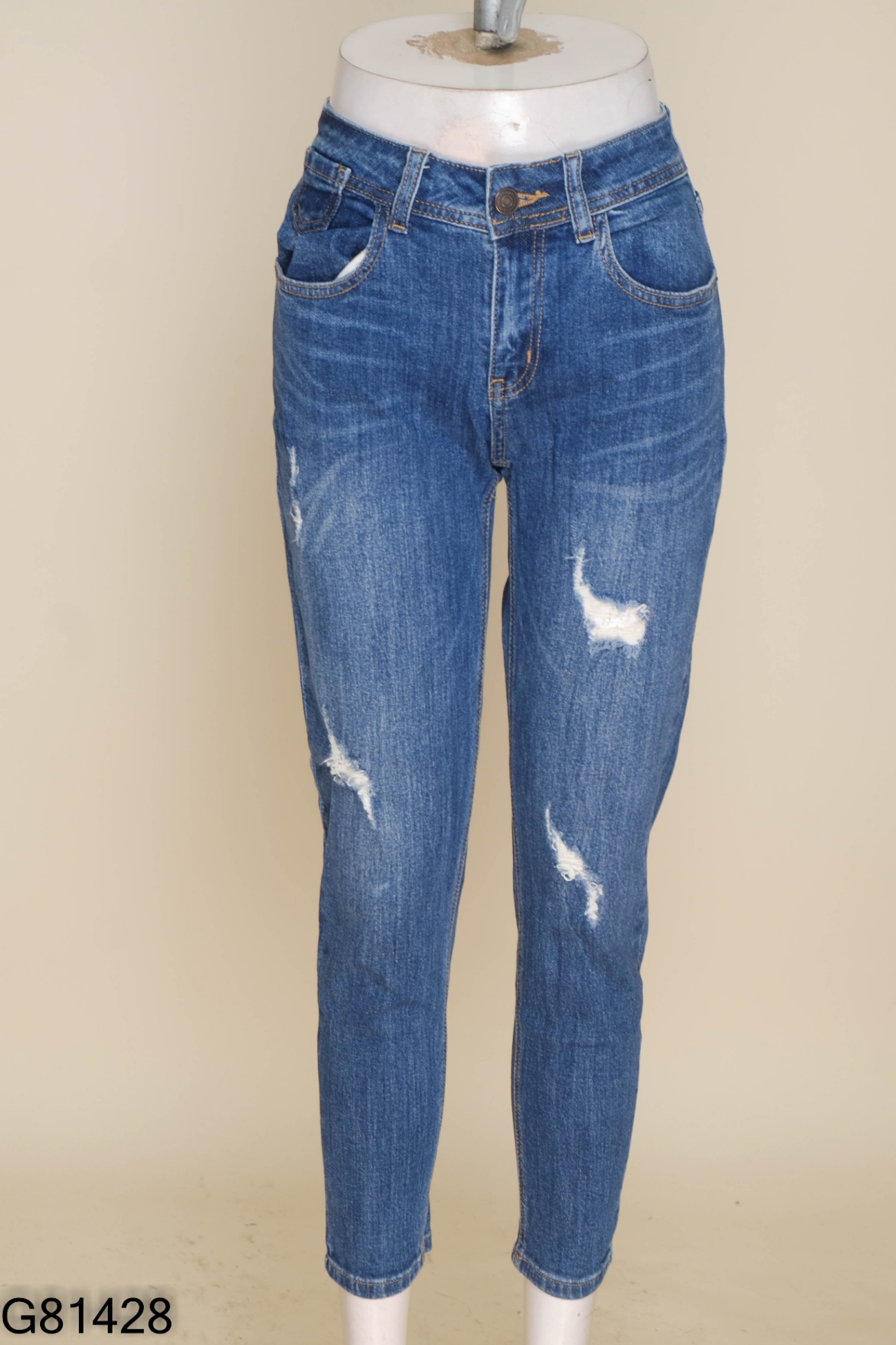 Quần jeans xanh xước