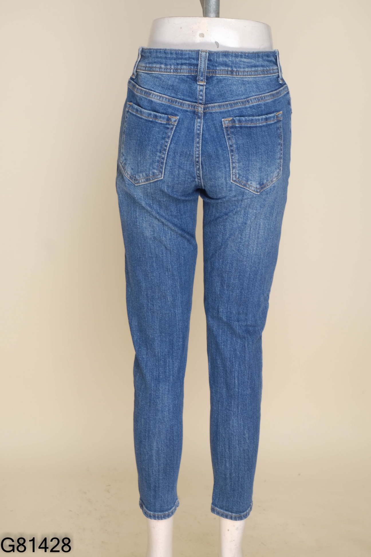 Quần jeans xanh xước