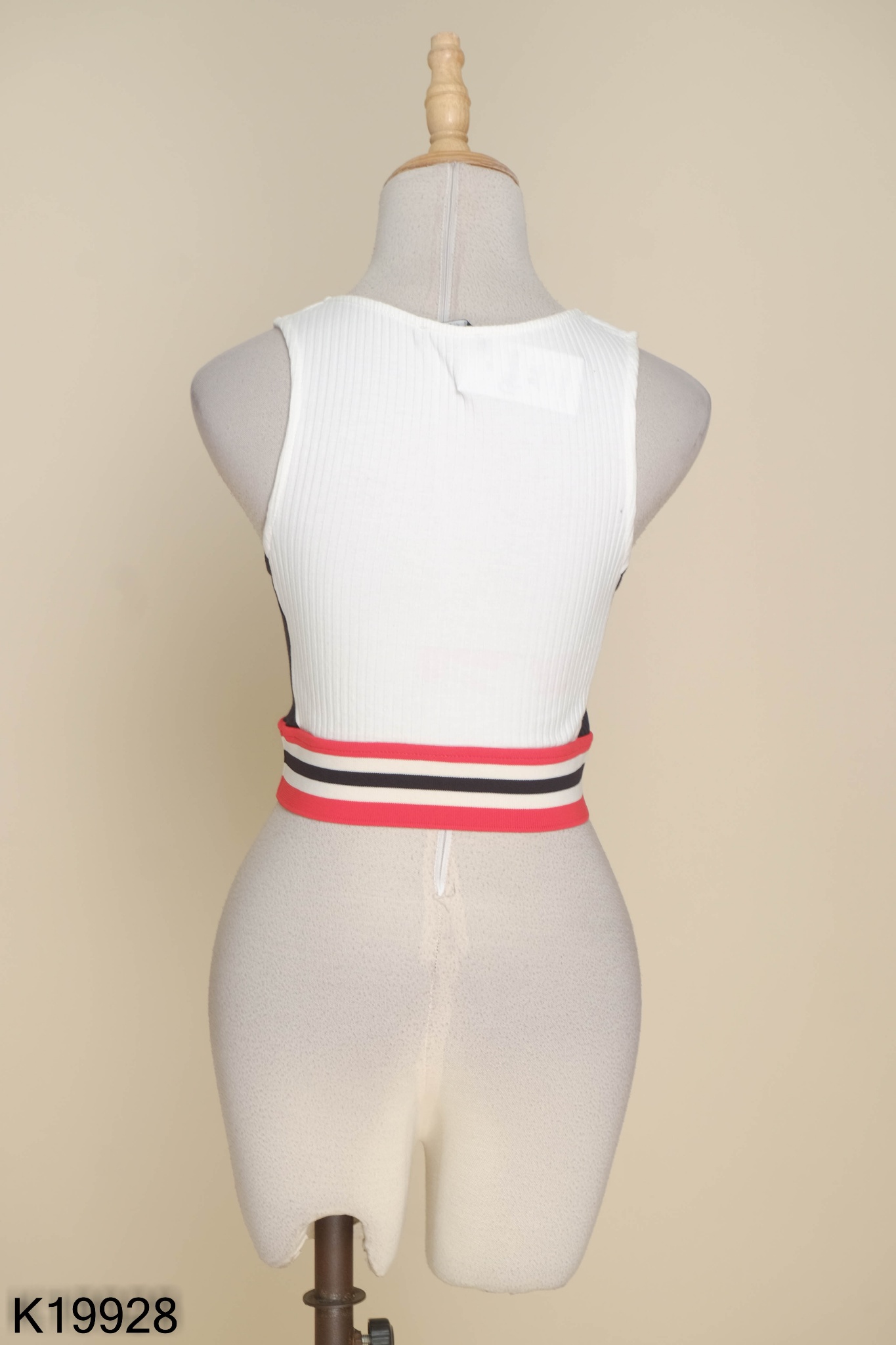 Áo ba lỗ BERSHKA đỏ đen