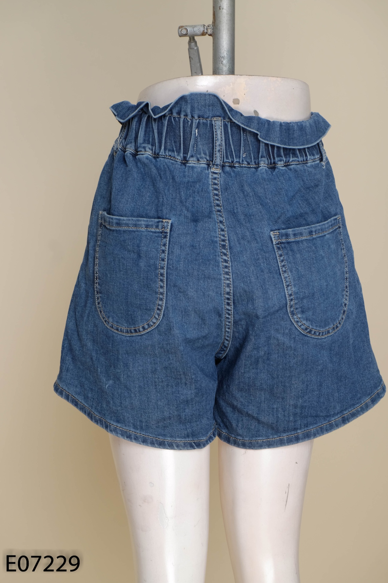 Quần shorts jeans xanh rúm eo