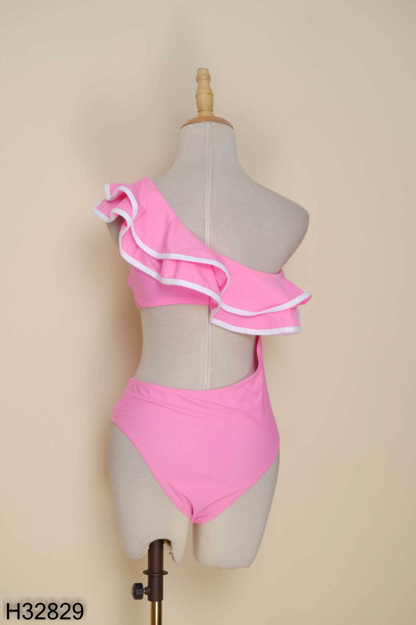 Bikini 1 mảnh hồng bèo viền trắng