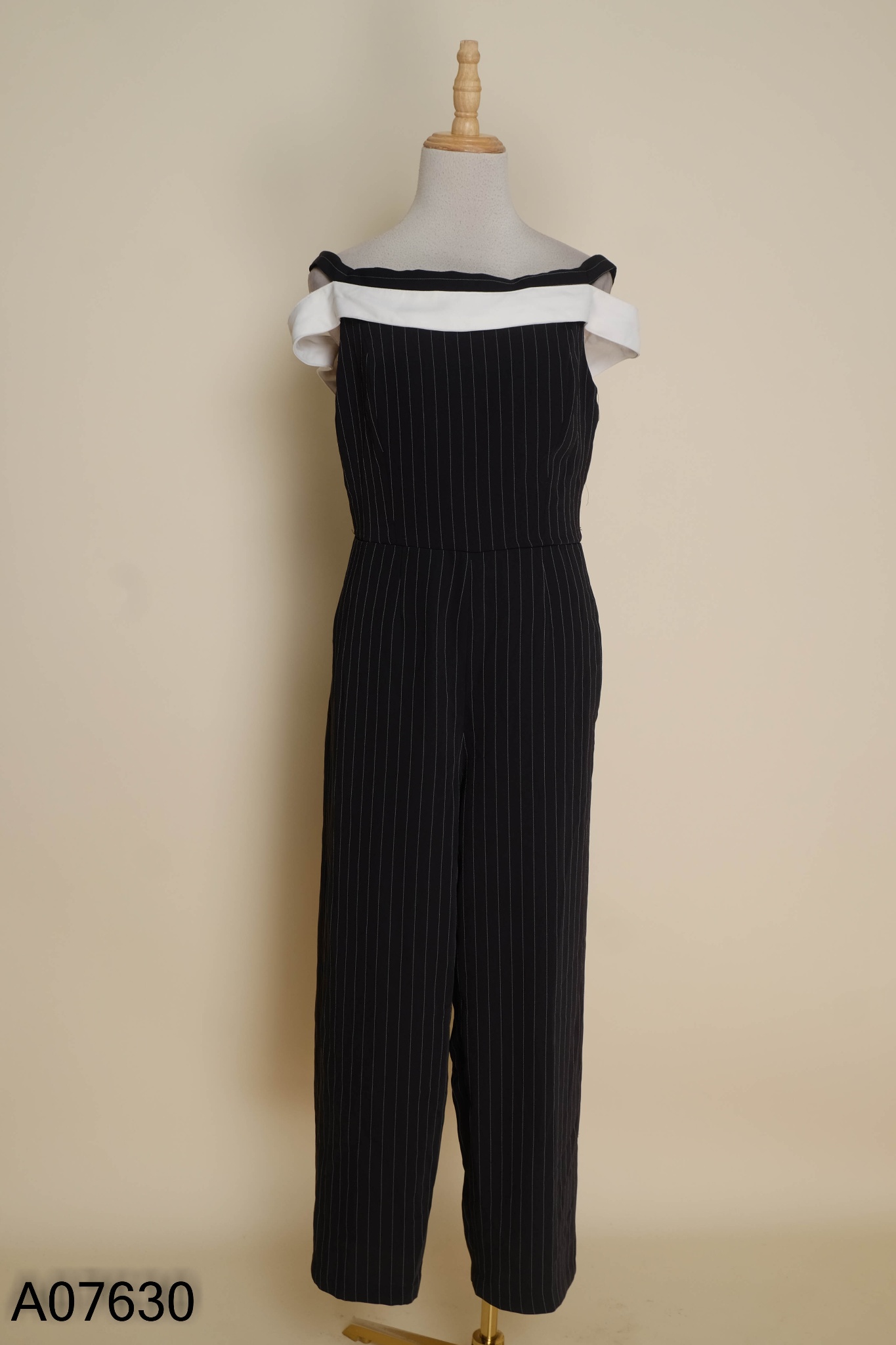 Jumpsuit VERO MODA đen kẻ trắng