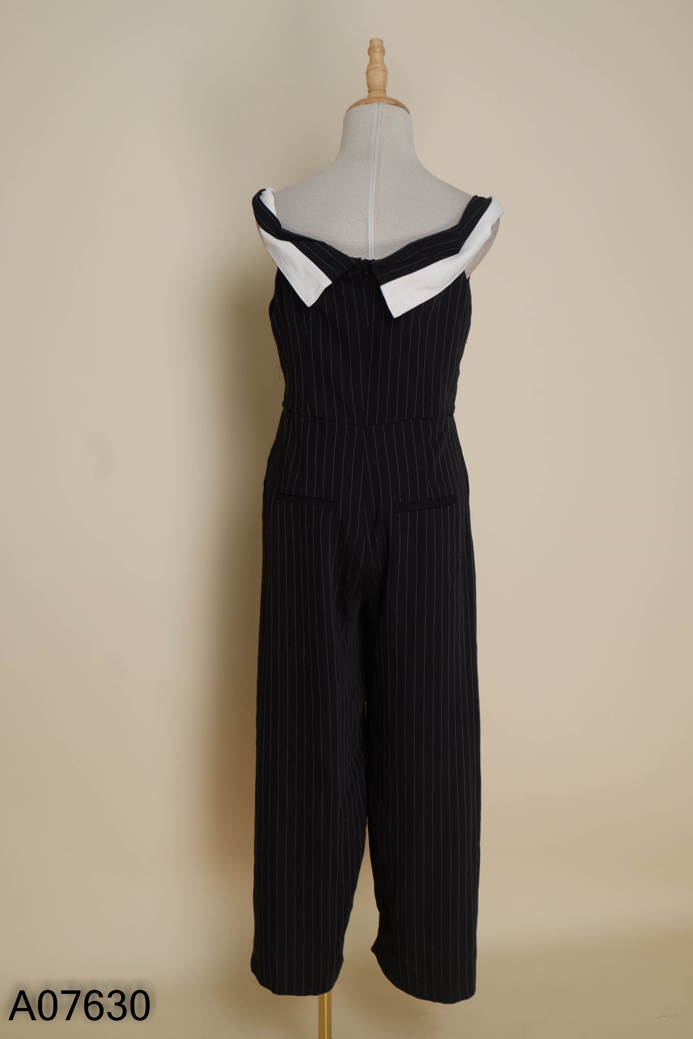 Jumpsuit VERO MODA đen kẻ trắng