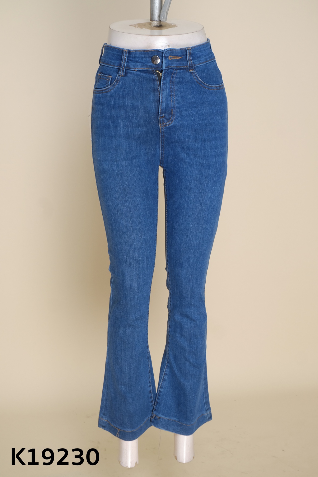 NEWTAG Quần jeans xanh loe trơn