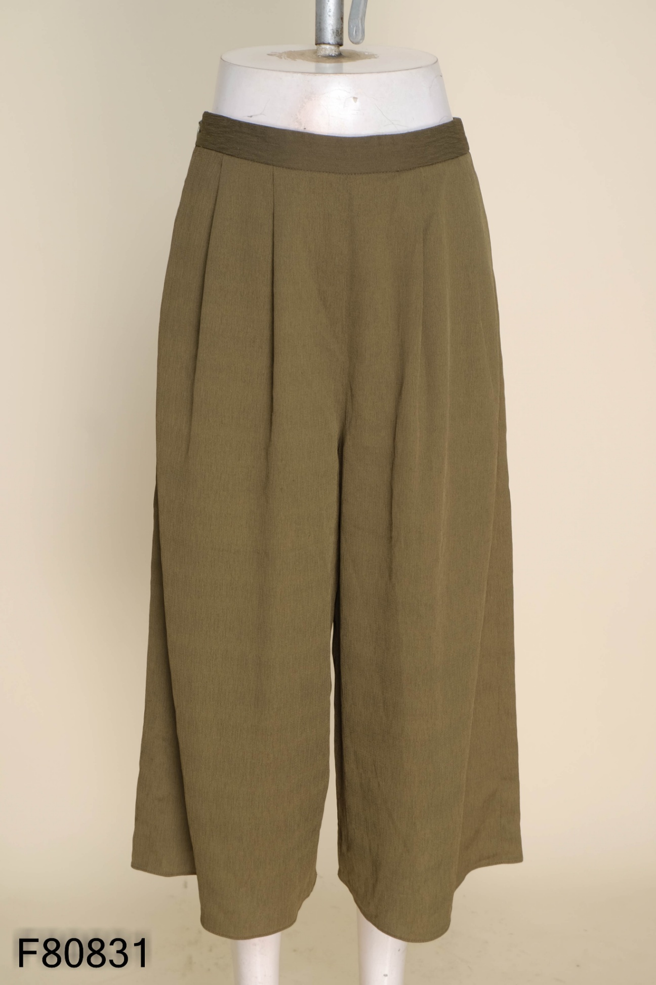 Quần culottes MAGONN xanh rêu