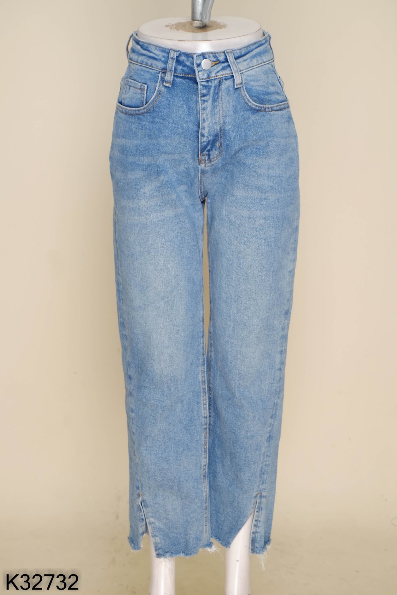 Quần jeans xanh MONO TALK cắt gấu