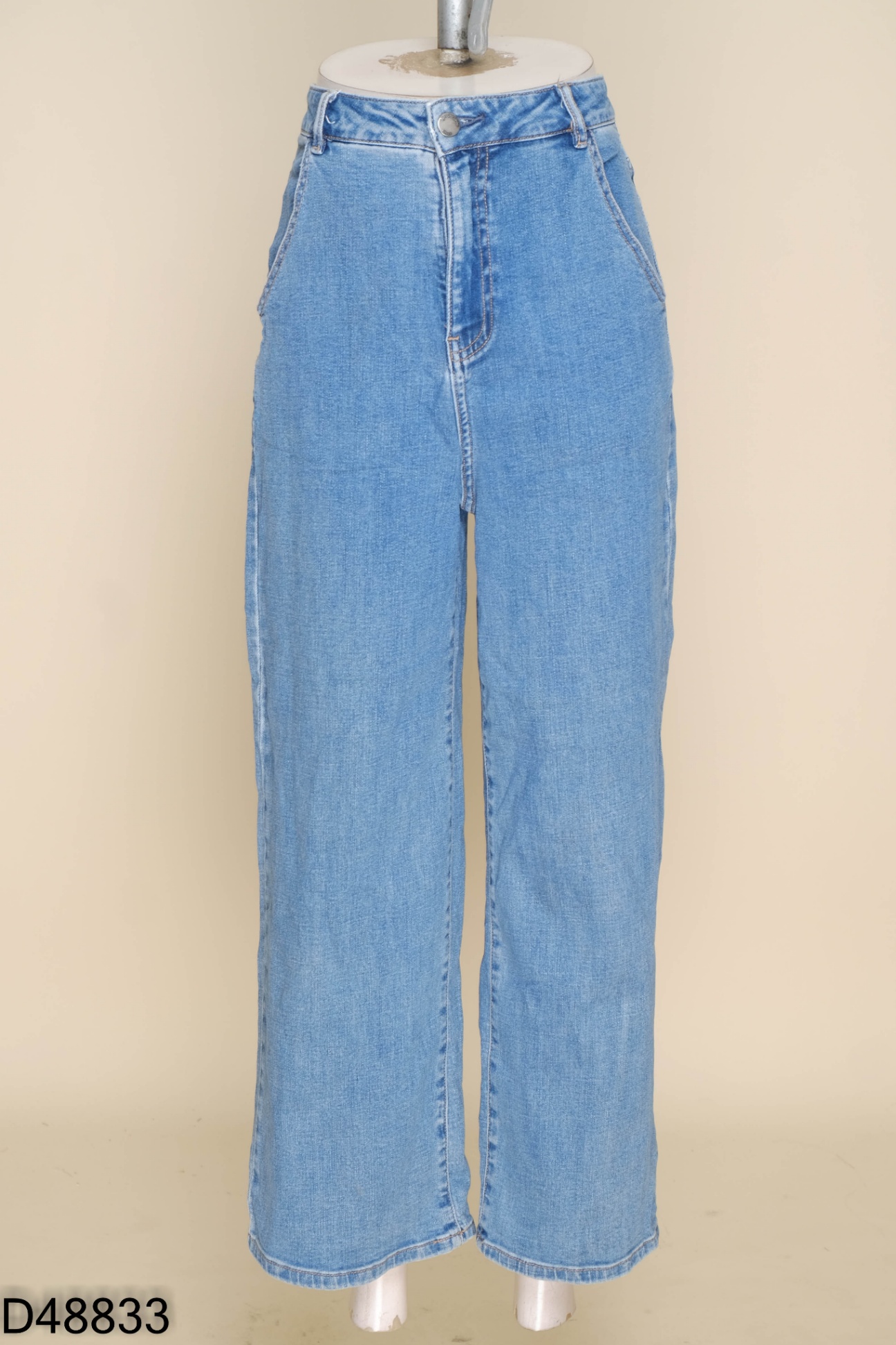 Quần jeans xanh trơn