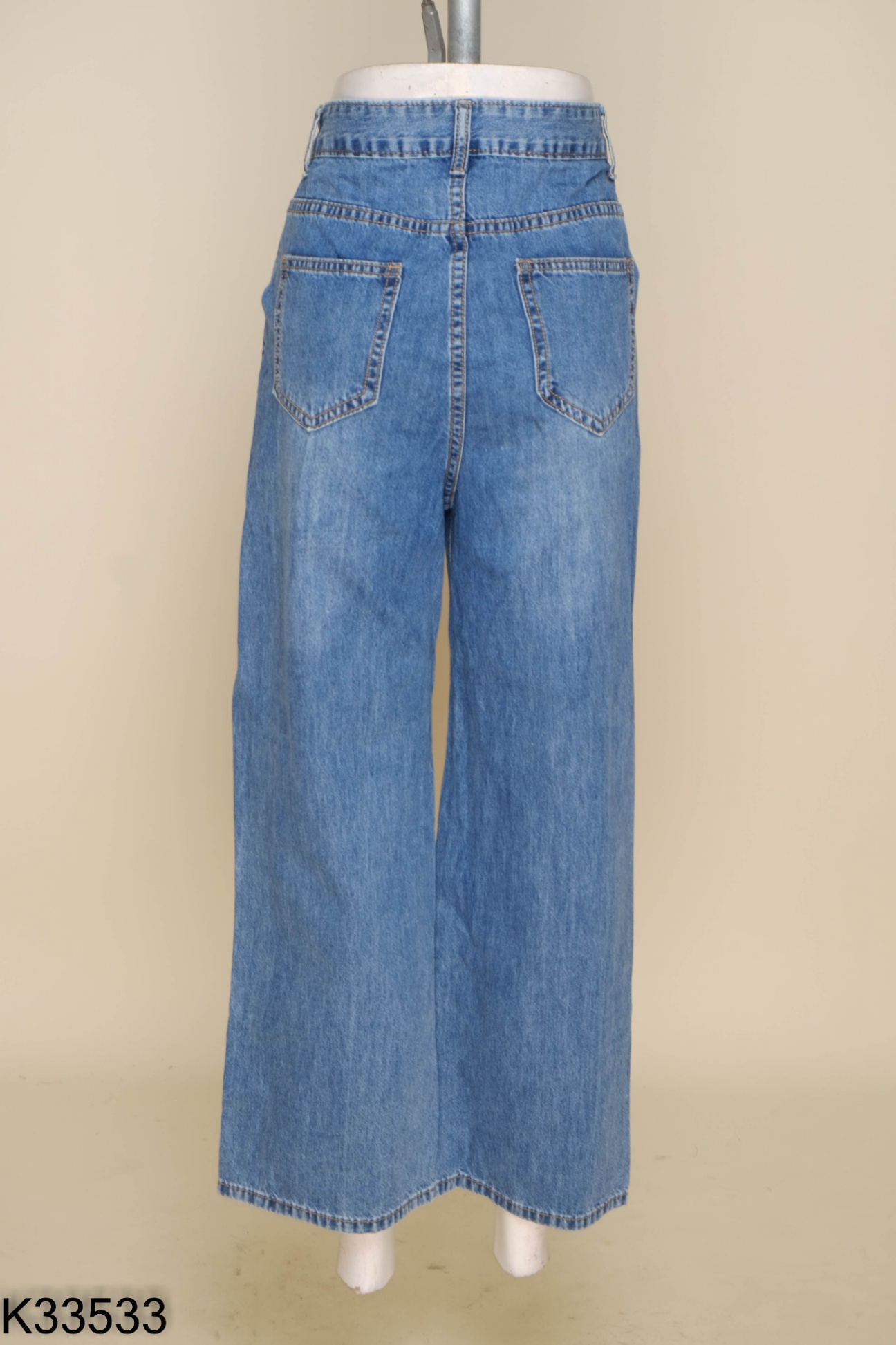 Quần jeans xanh trơn