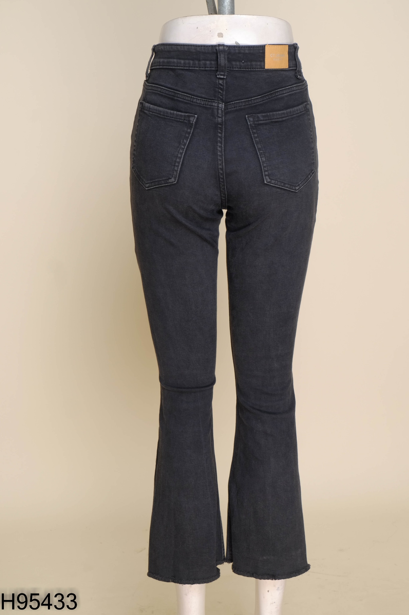 Quần jeans CT JEANS đen cắt gấu