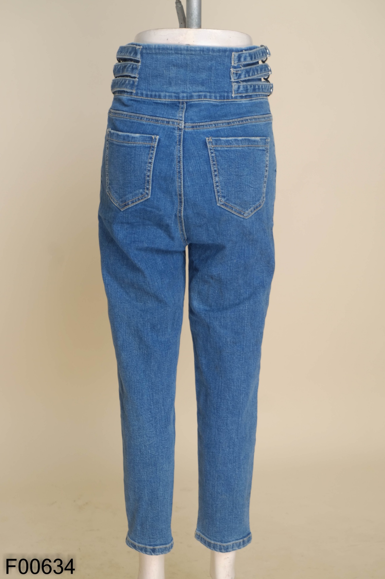 Quần jeans xanh đai eo