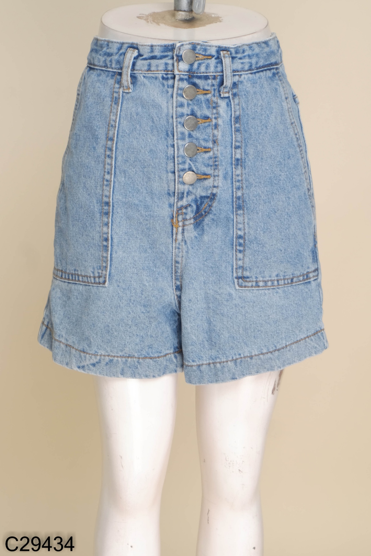 Quần shorts jeans xanh 5 cúc