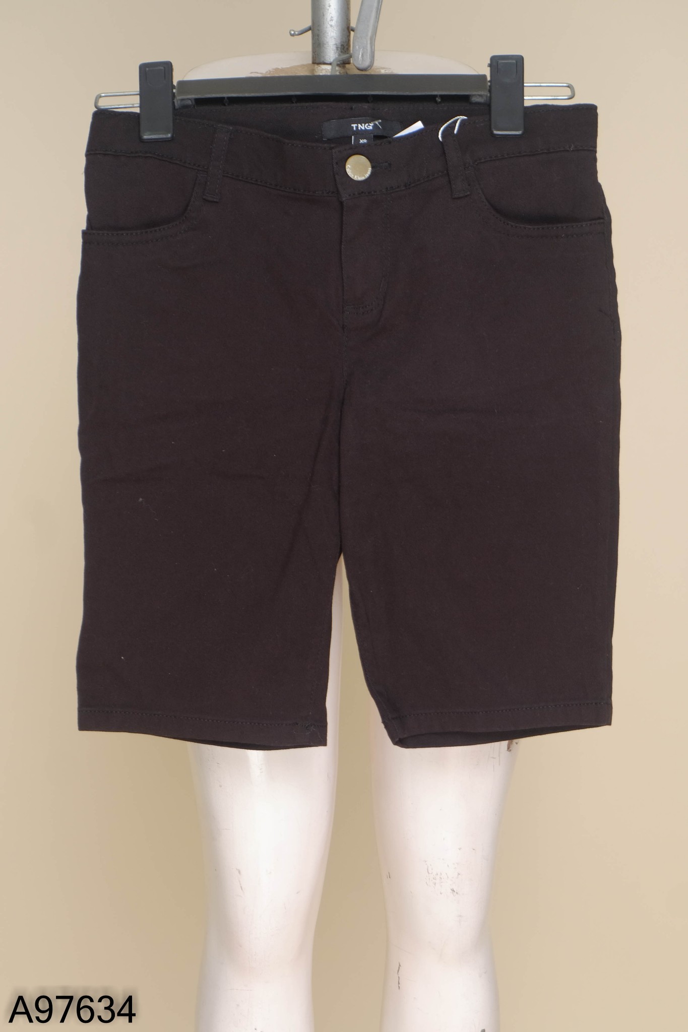 NEWTAG quần short TNG jean đen