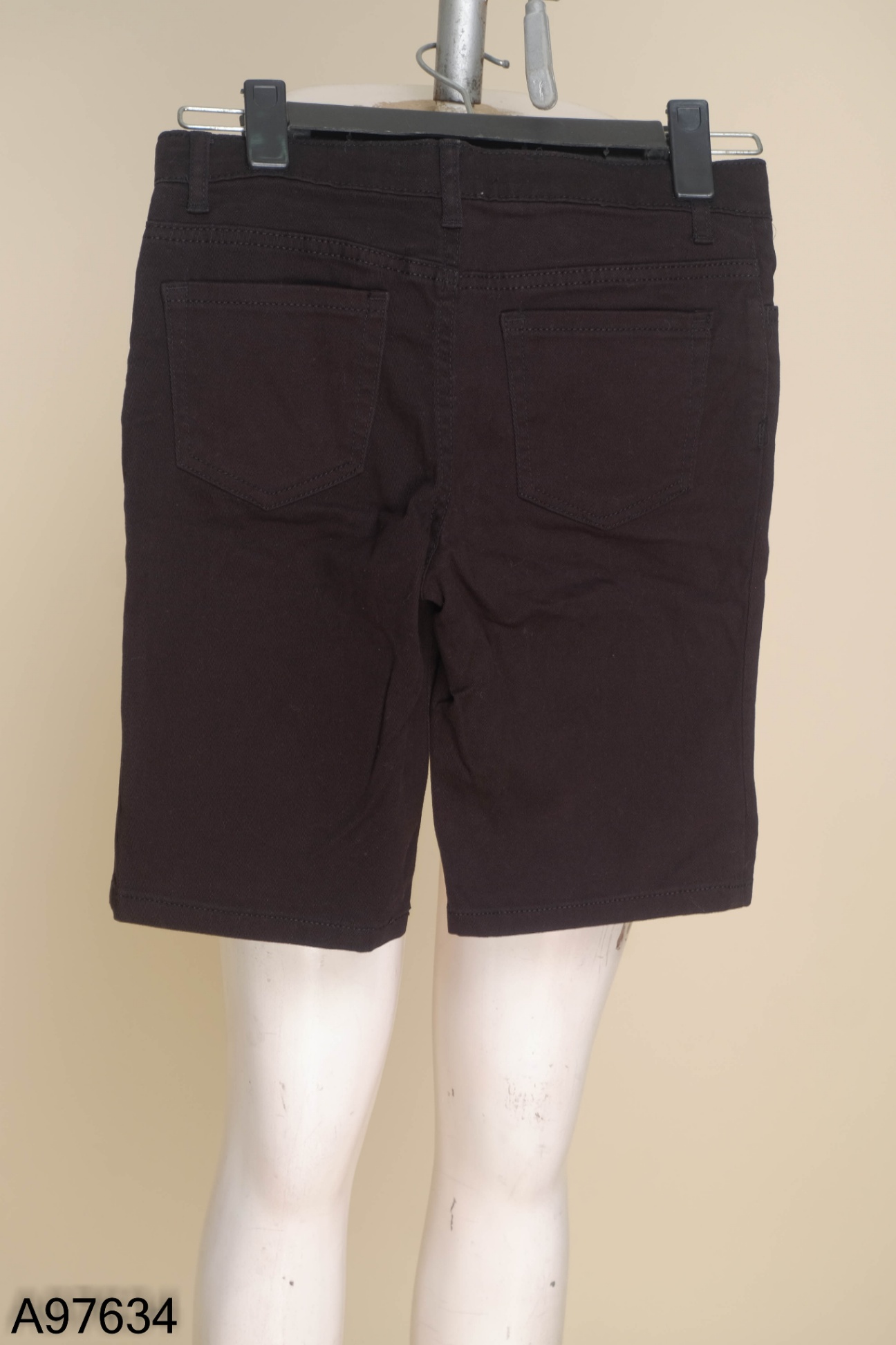 NEWTAG quần short TNG jean đen