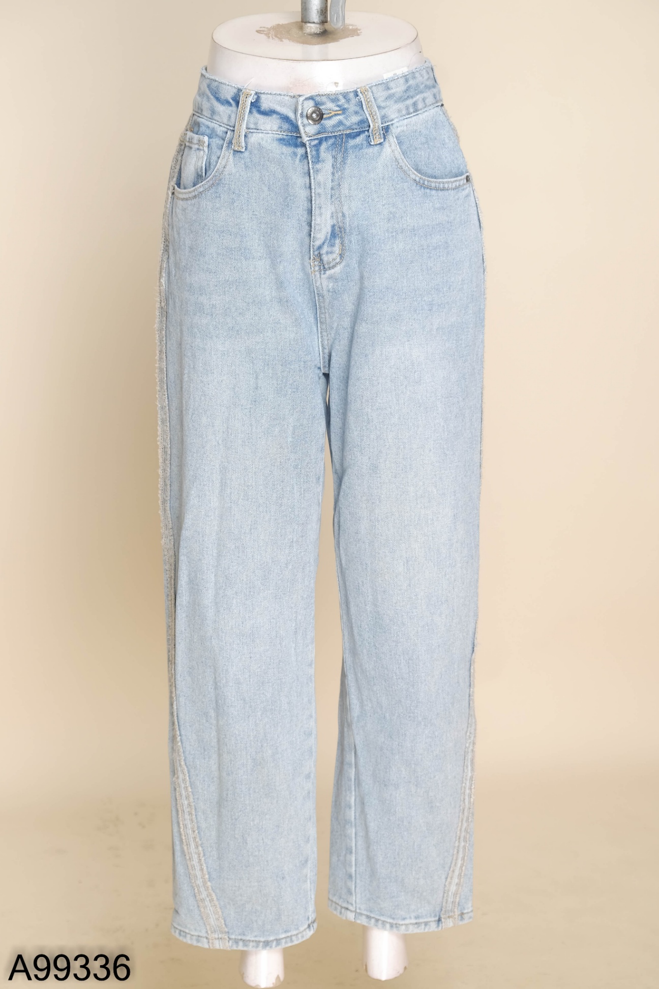 Quần jeans trơn xanh nhạt