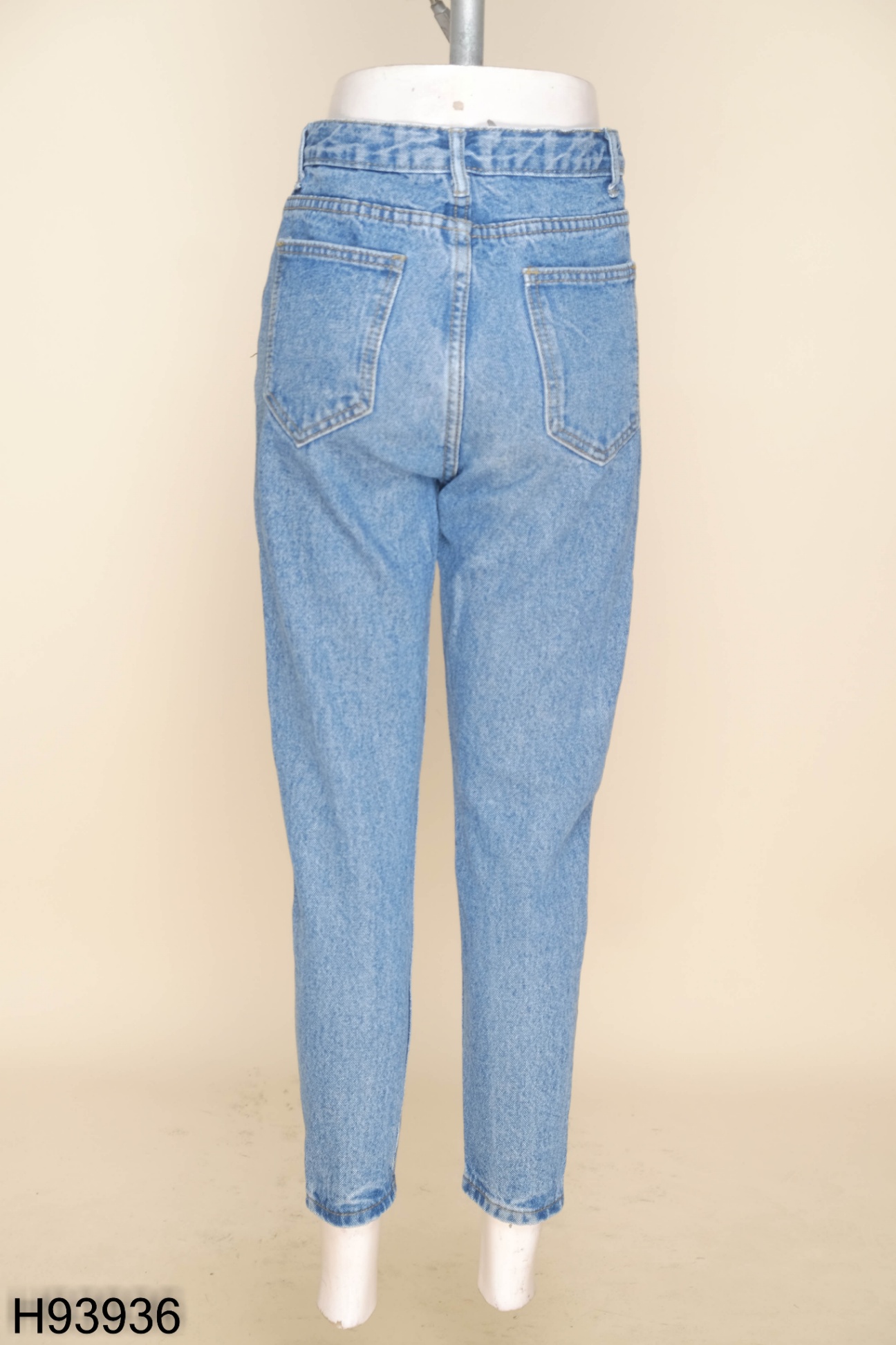 Quần jeans xanh trơn